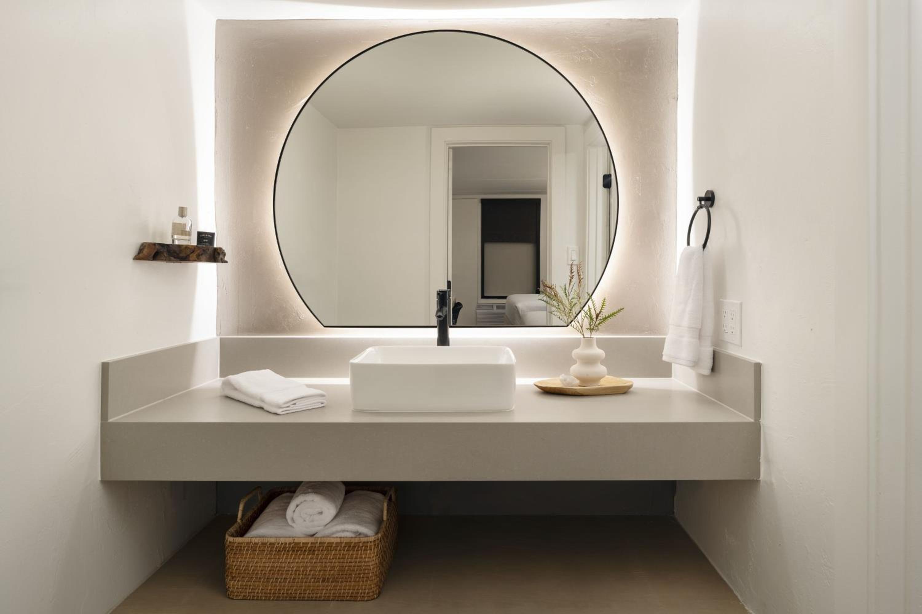 Two Queen Beds with View - Mid-Floor - Photo 6