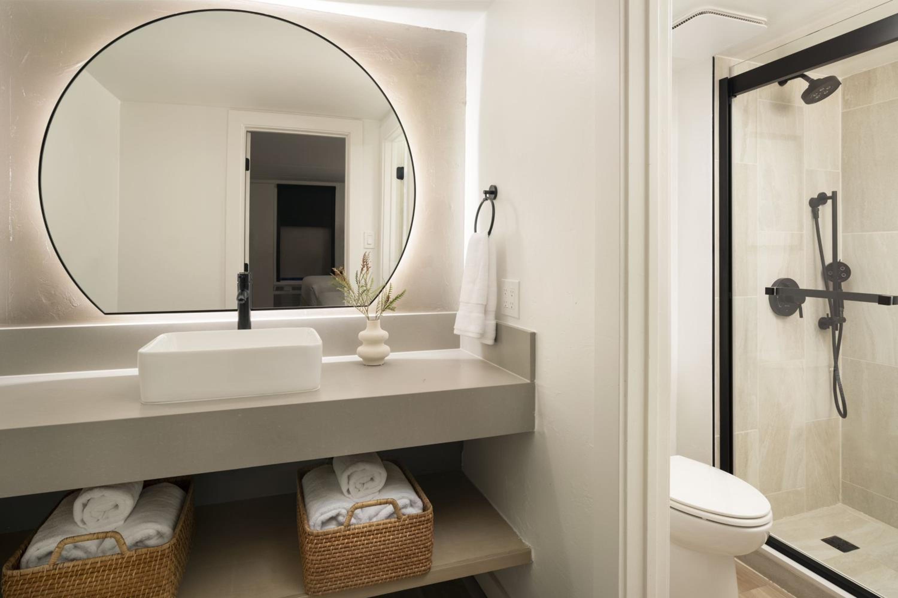 Two Queen Beds with View - Mid-Floor - Photo 7