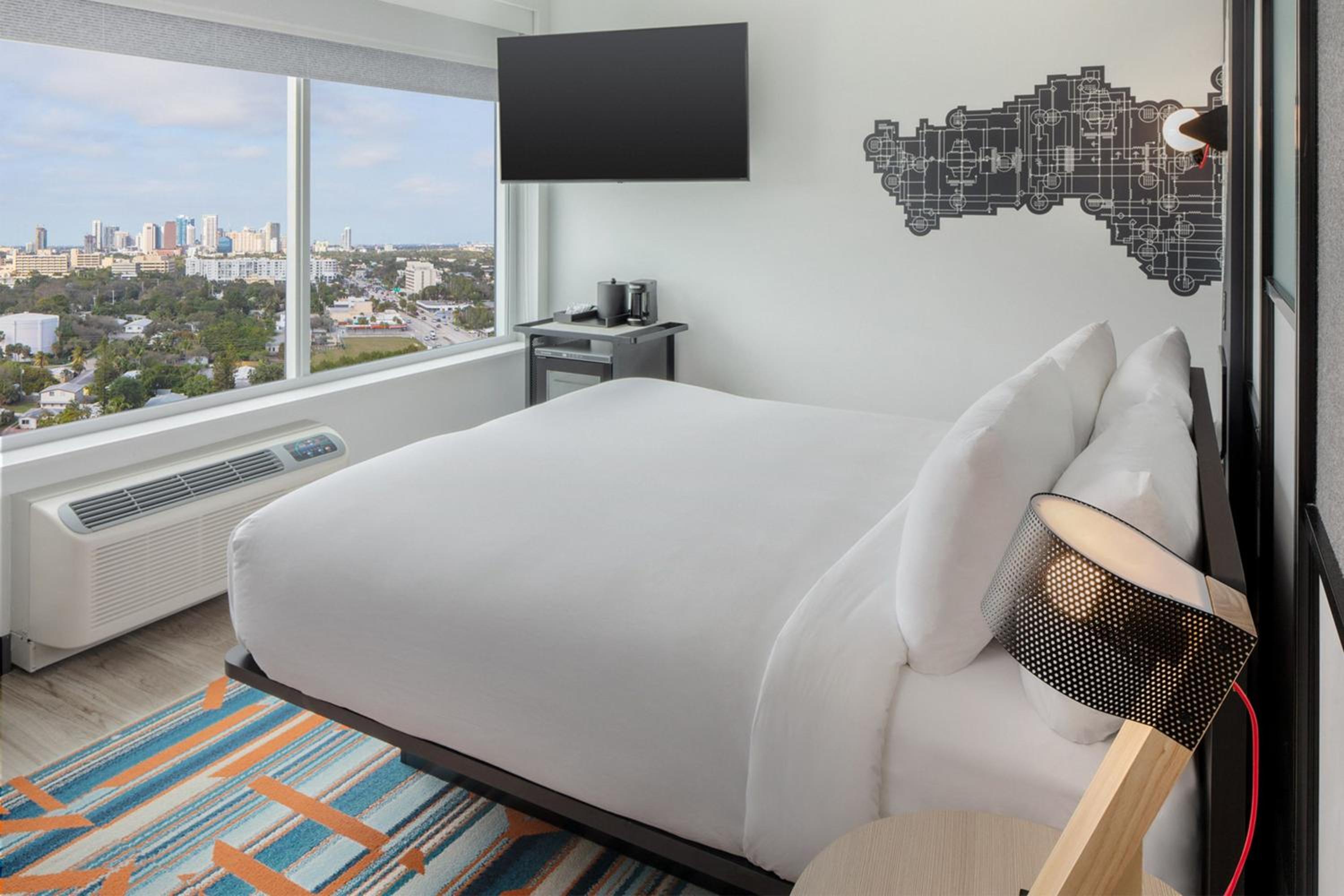 King Room with City View - Photo 6
