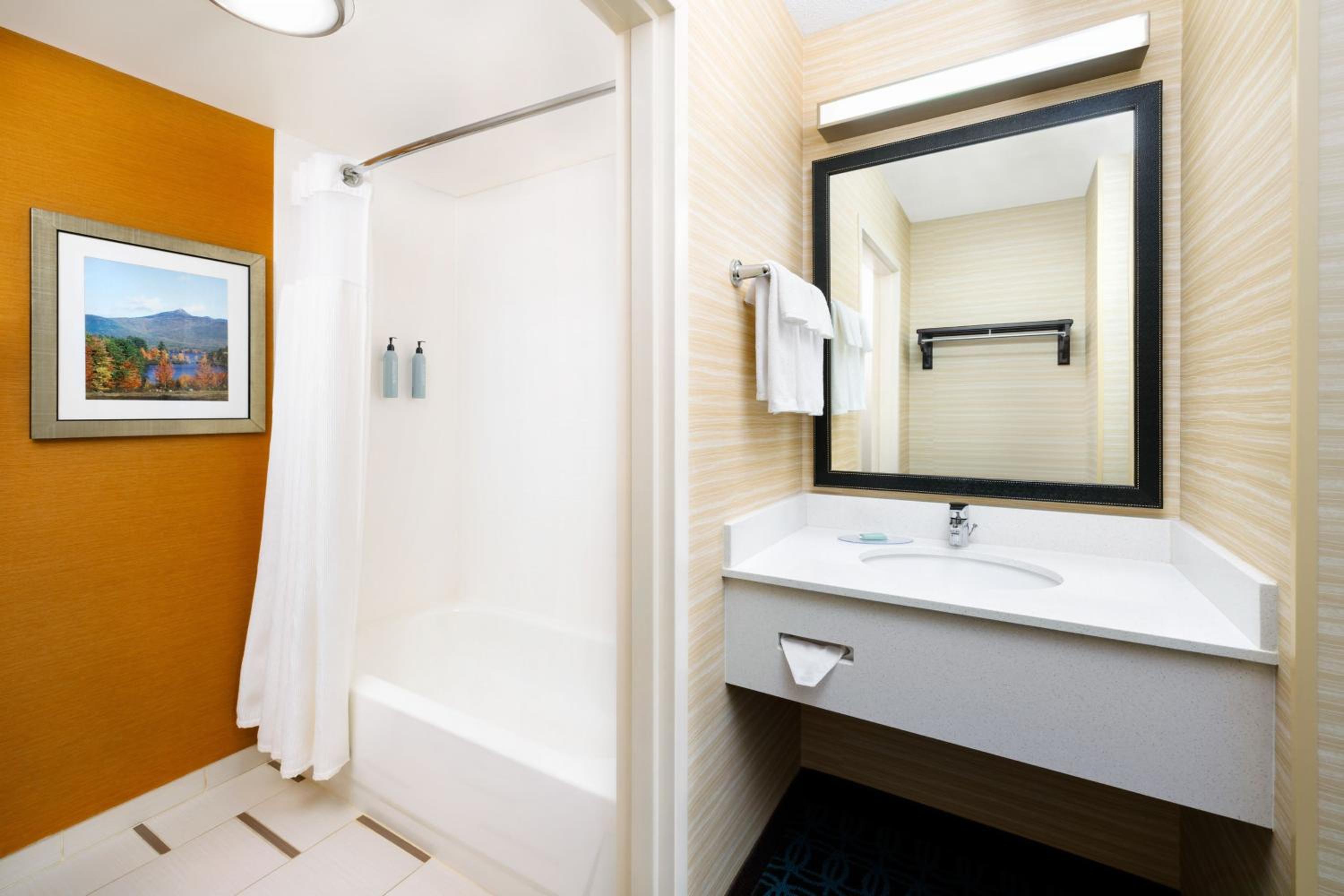 Double Room with Two Double Beds - Photo 2