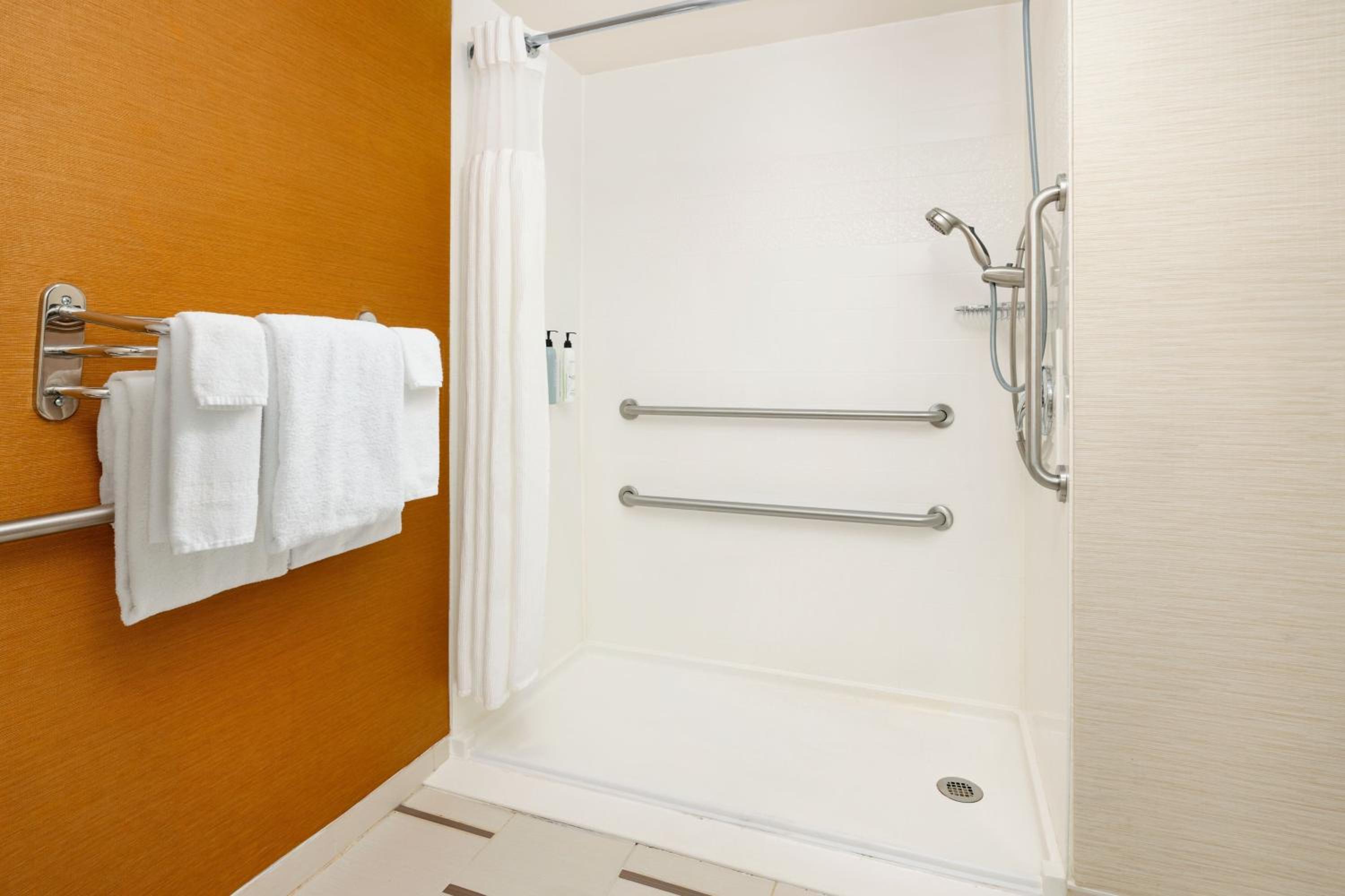 Double Room with Two Double Beds - Photo 3