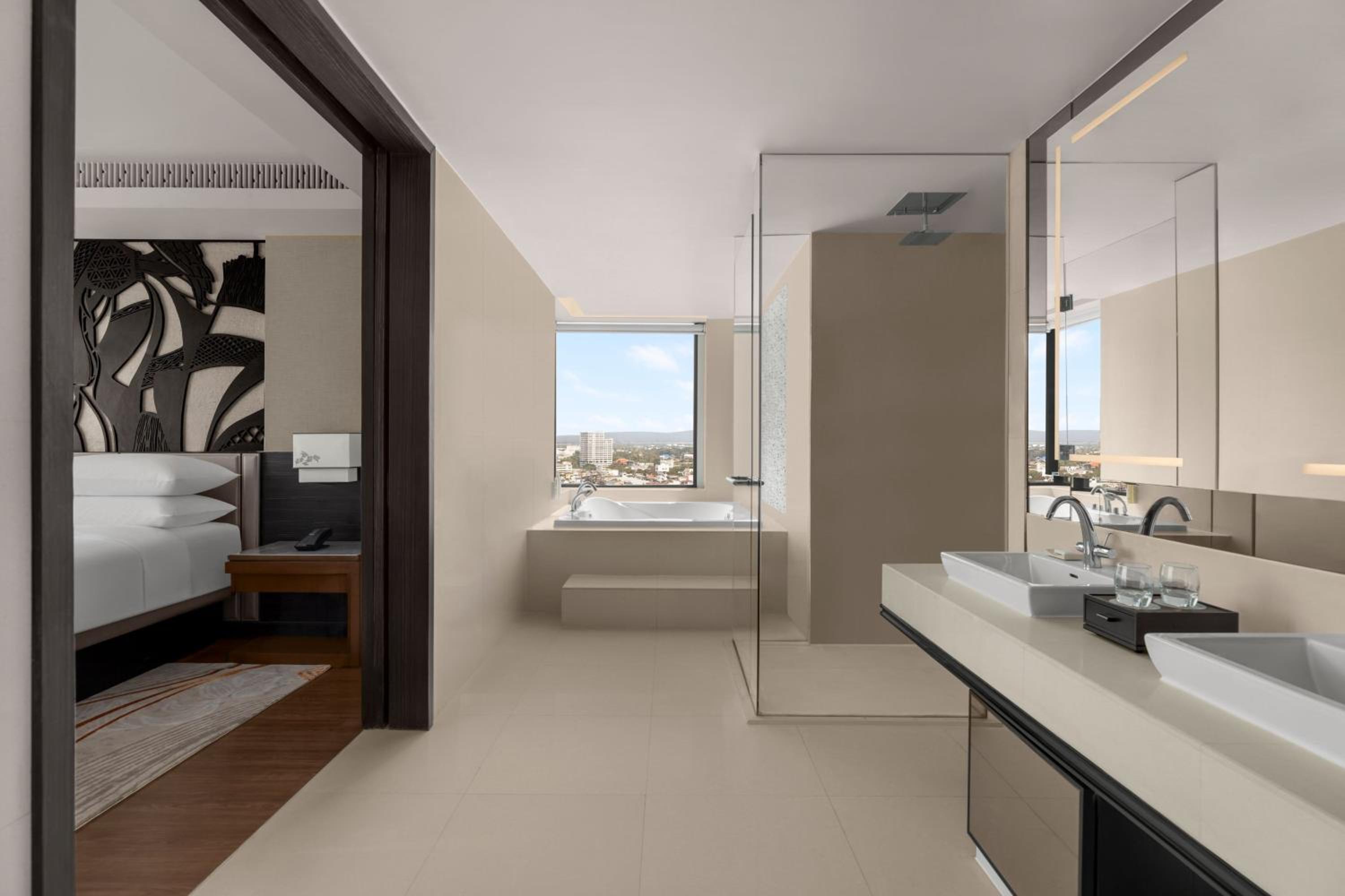 Club Suite - King Bed - High Floor - Club Lounge Access - Mountain View - Photo 3