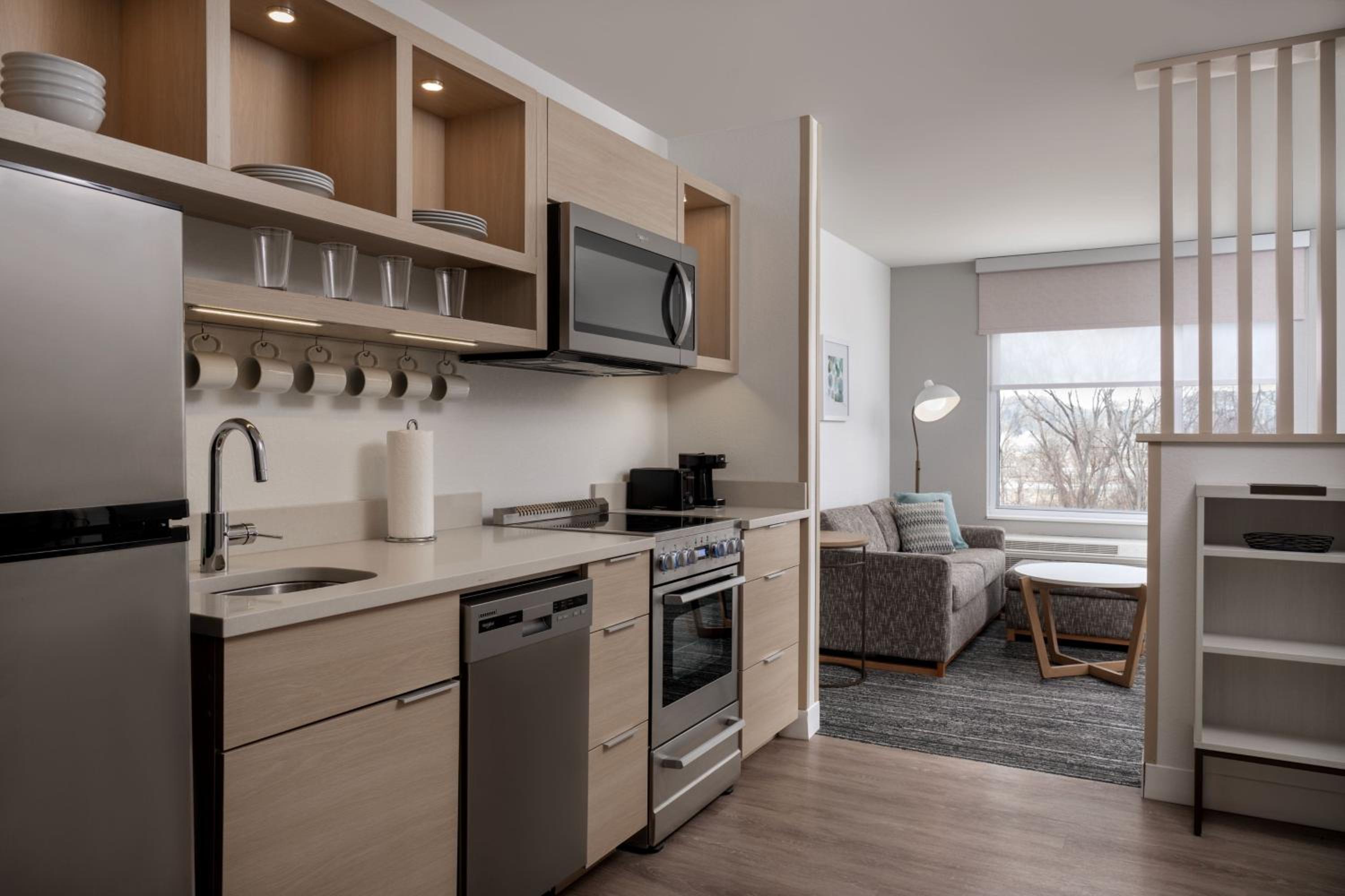One-Bedroom King Suite with Sofa Bed  - Photo 4