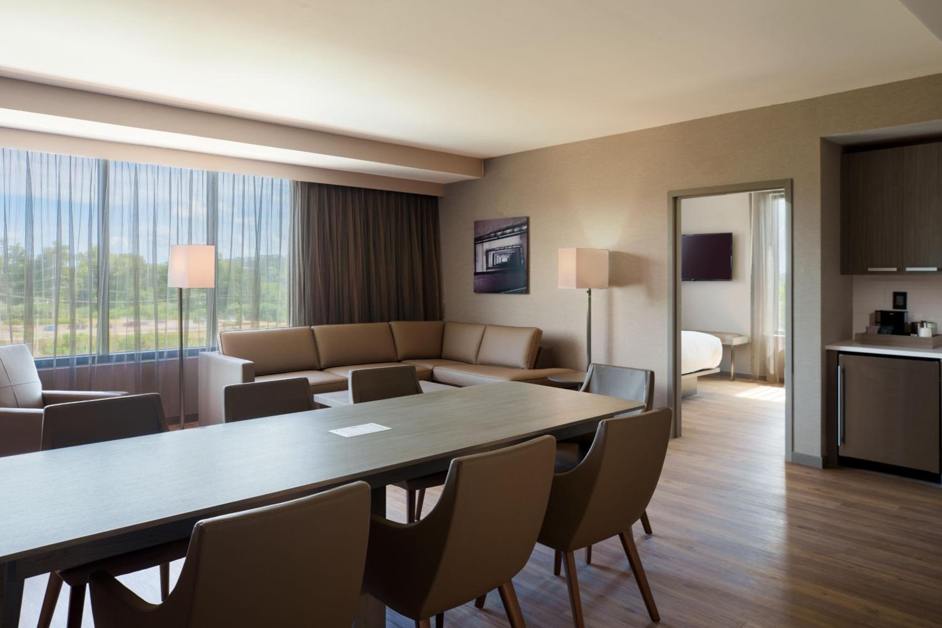 One-Bedroom King Suite - Photo 2