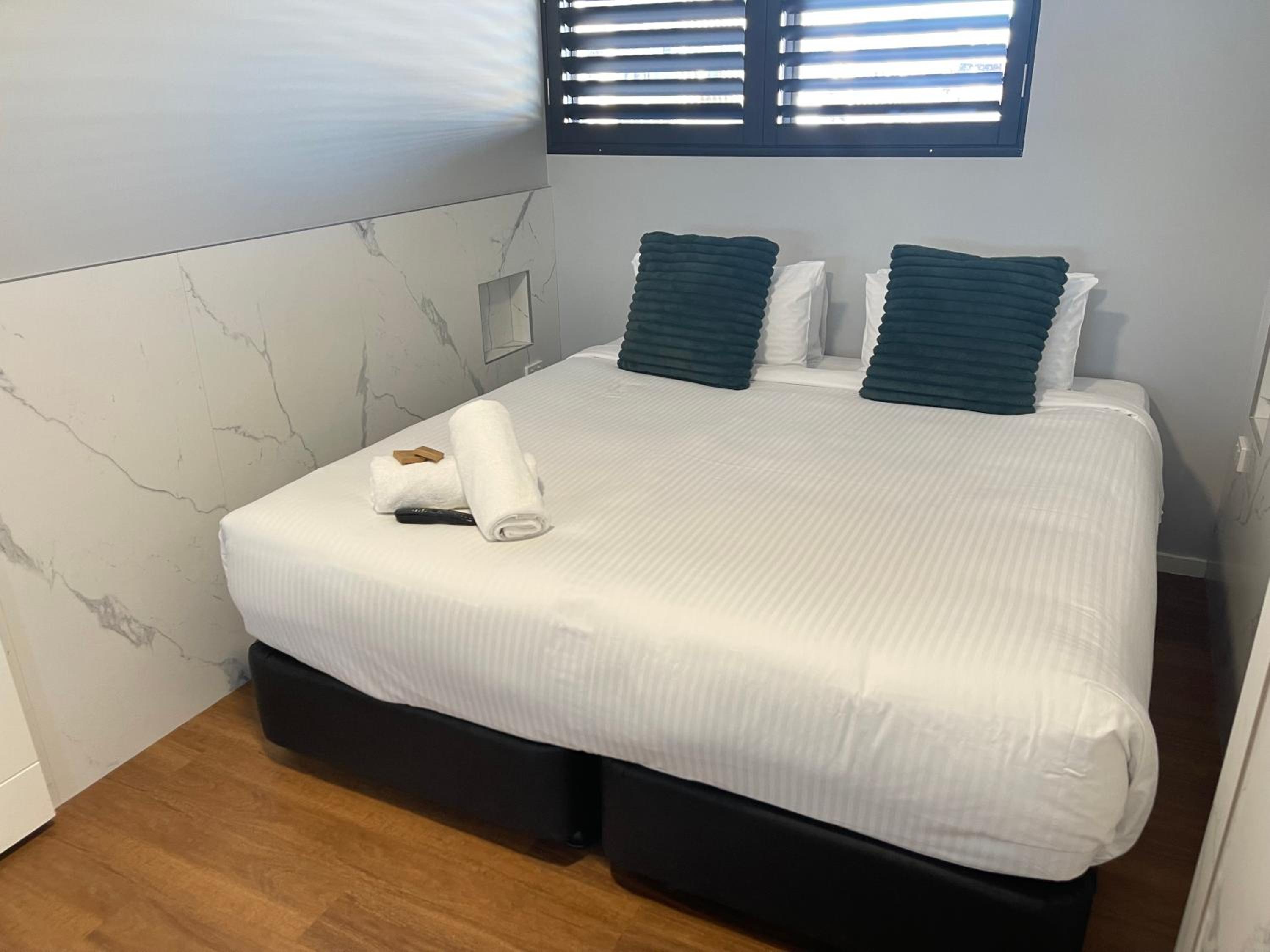 Honeysuckle One Bedroom Spa