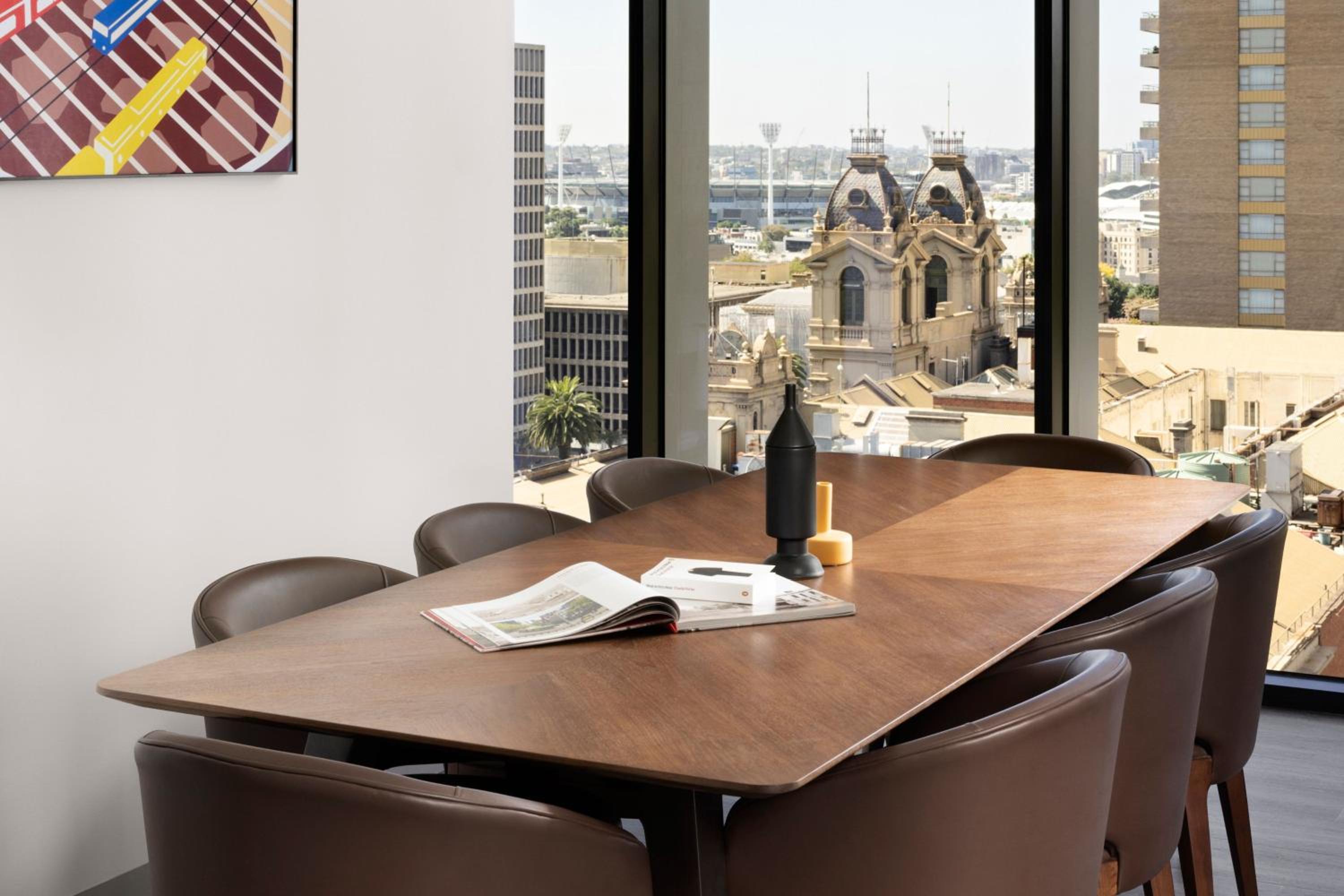 Two-Bedroom Suite with Parliament and City View - Photo 10