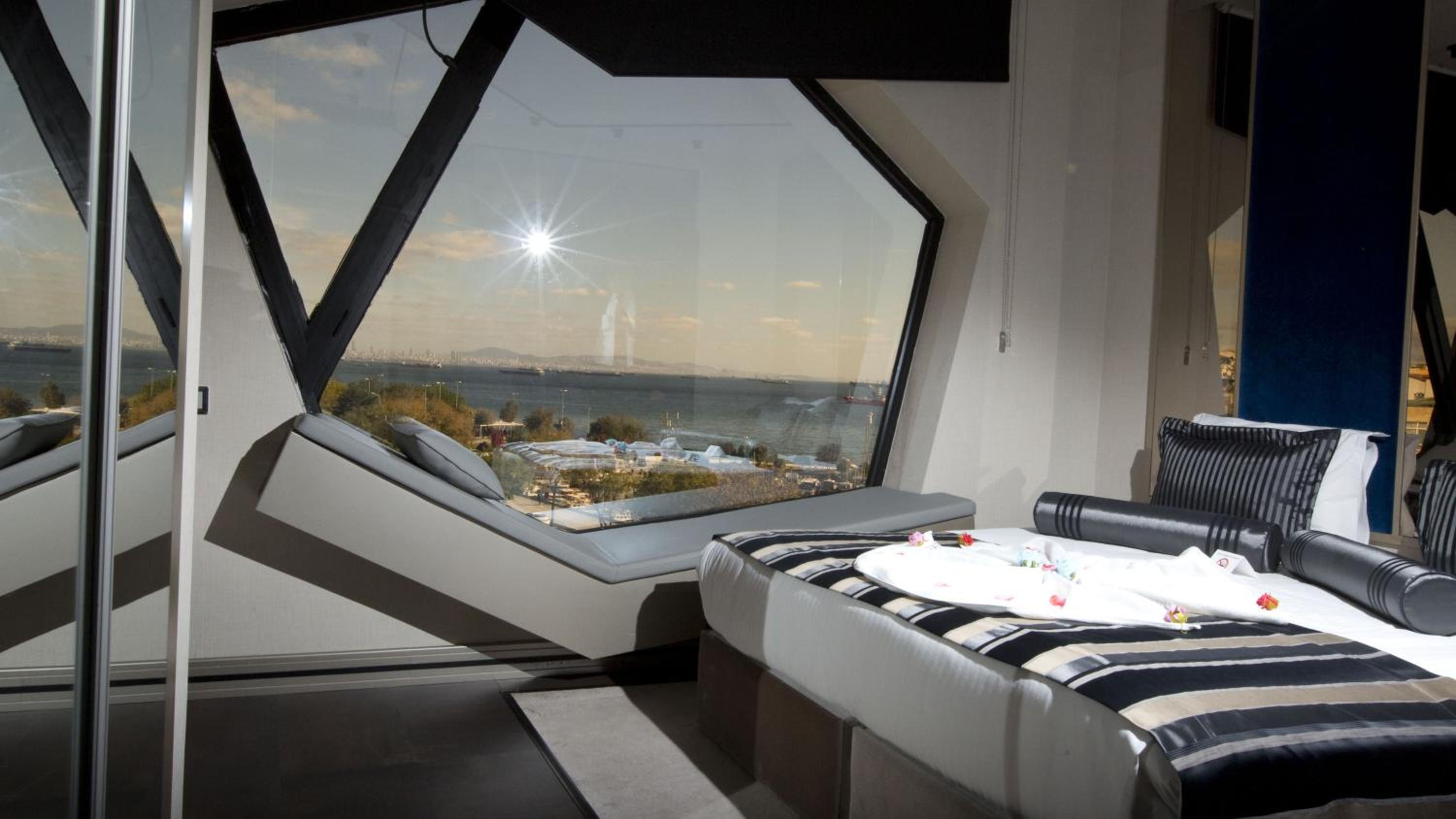 Deluxe Double Room with Sea View photo 3