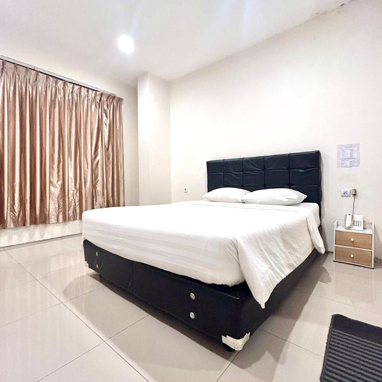 Large Double Room photo 1