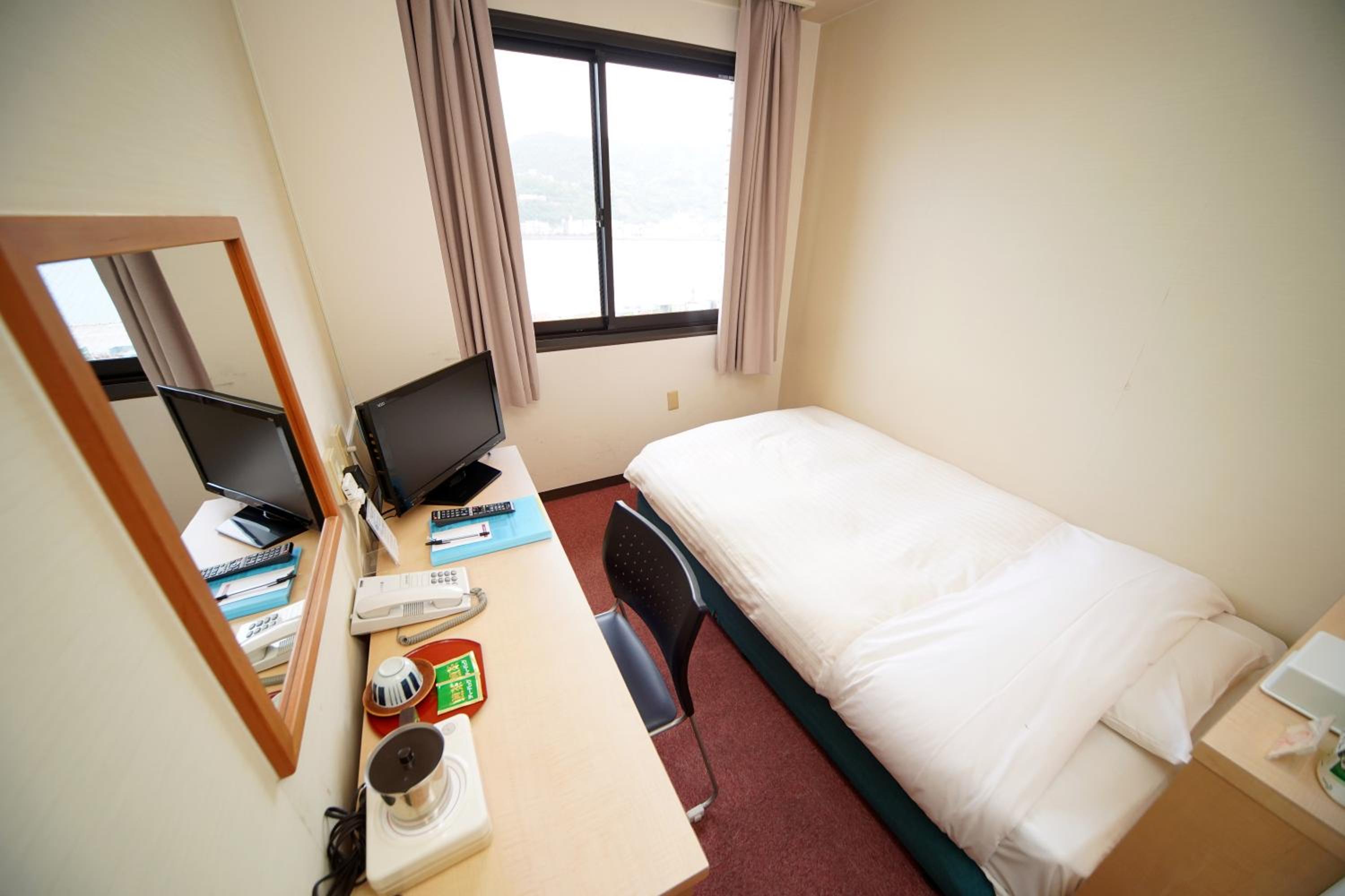 Single Room - Non-Smoking photo 2