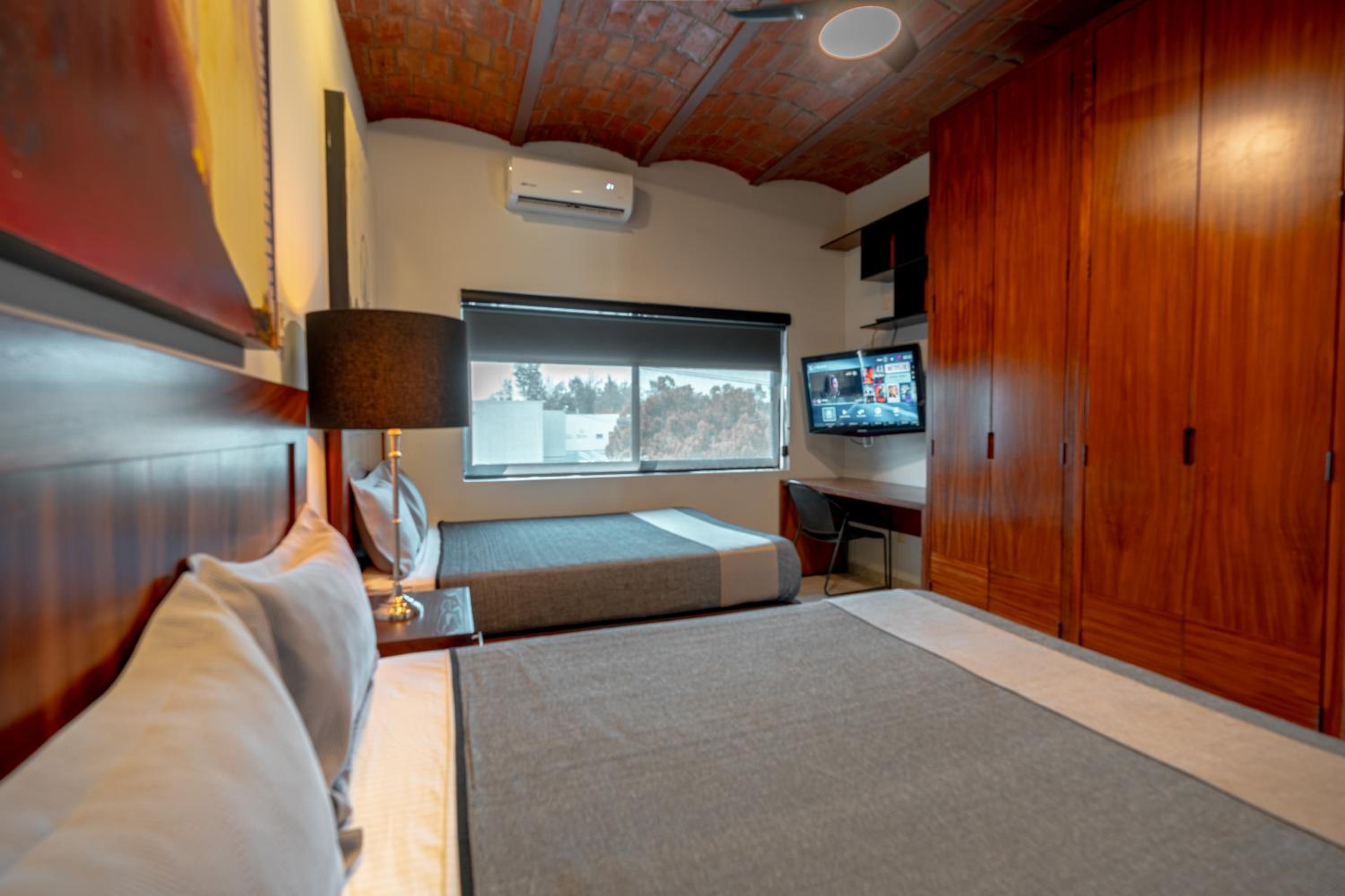Twin Room - Photo 9
