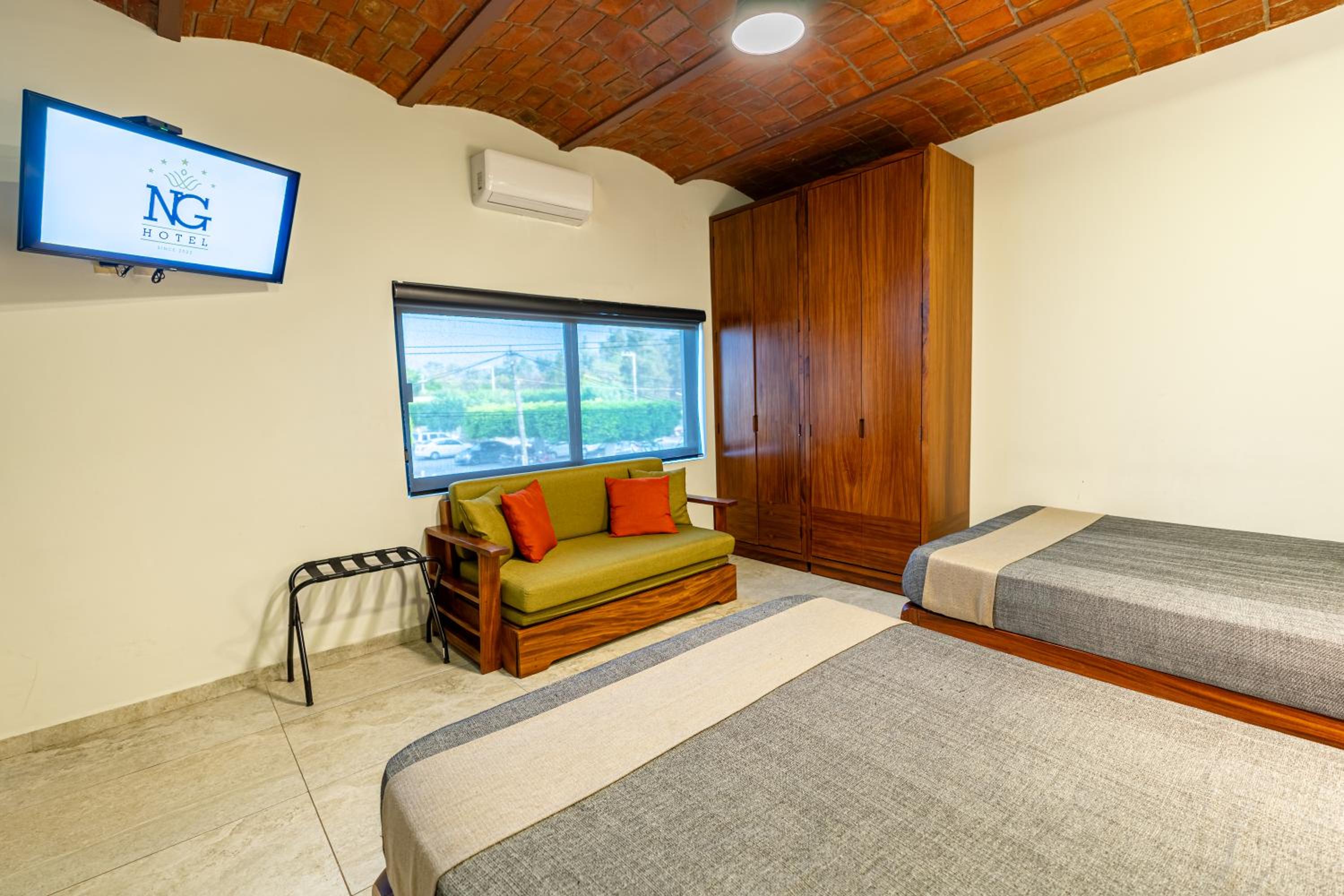 Twin Room - Photo 6