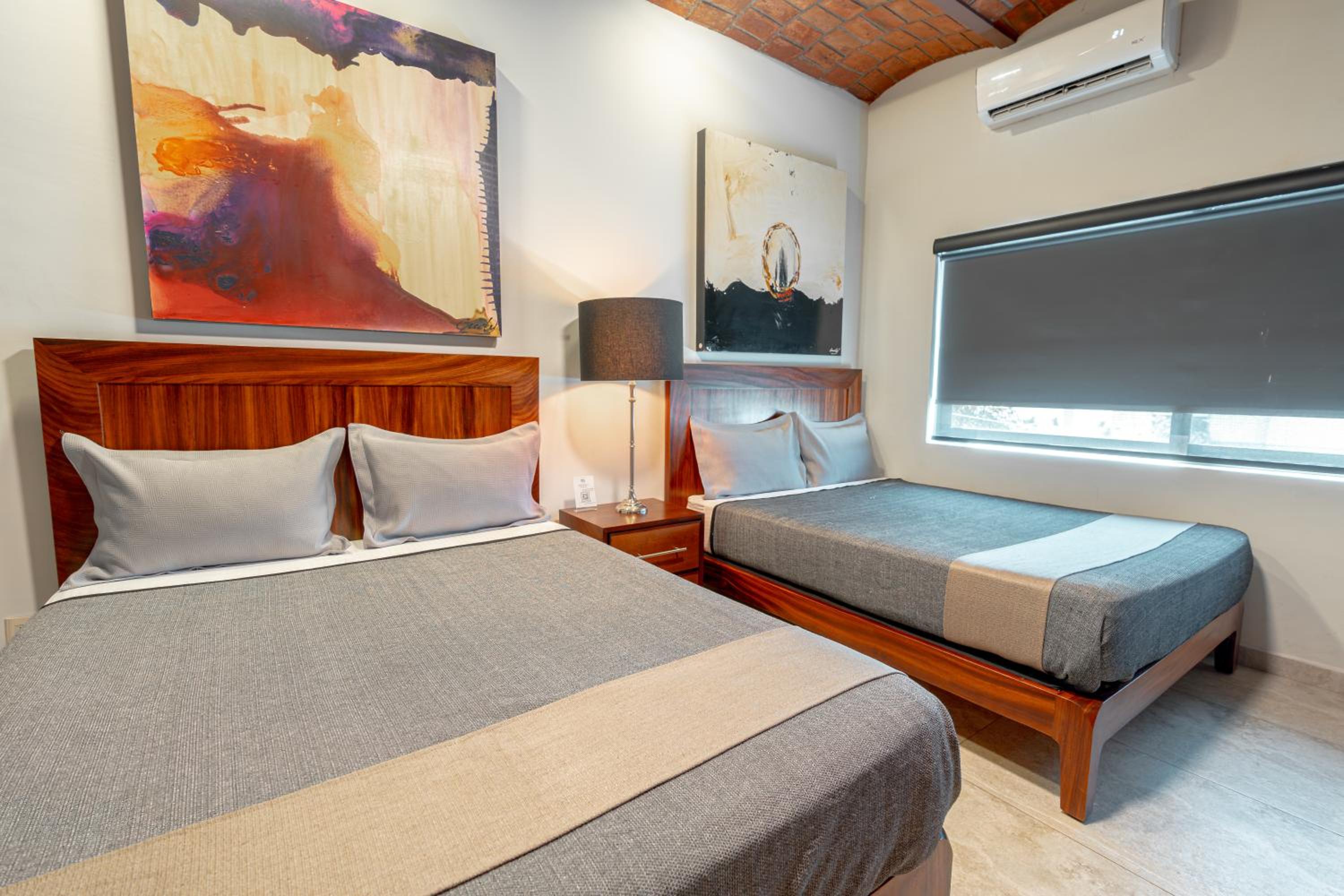 Twin Room - Photo 10