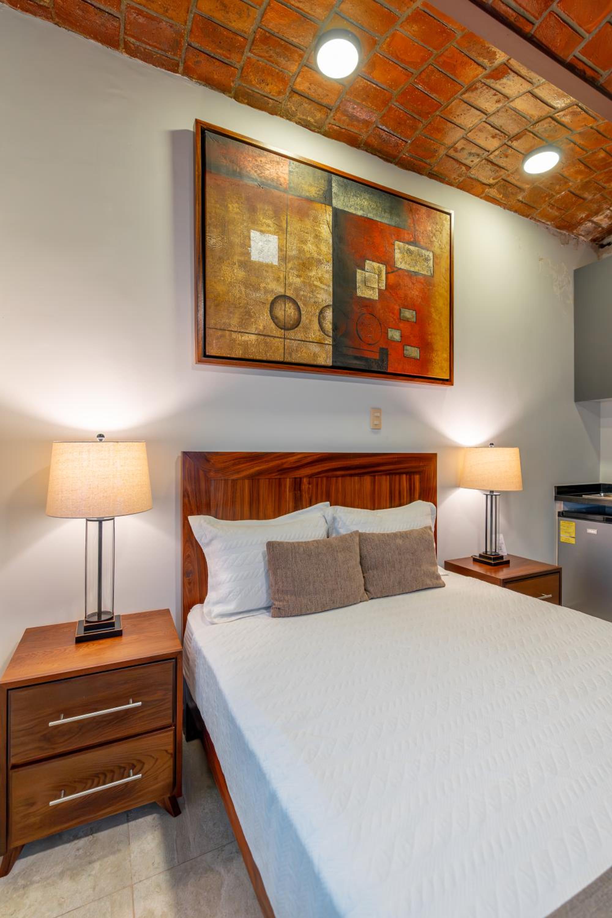 Double Room - Photo 6