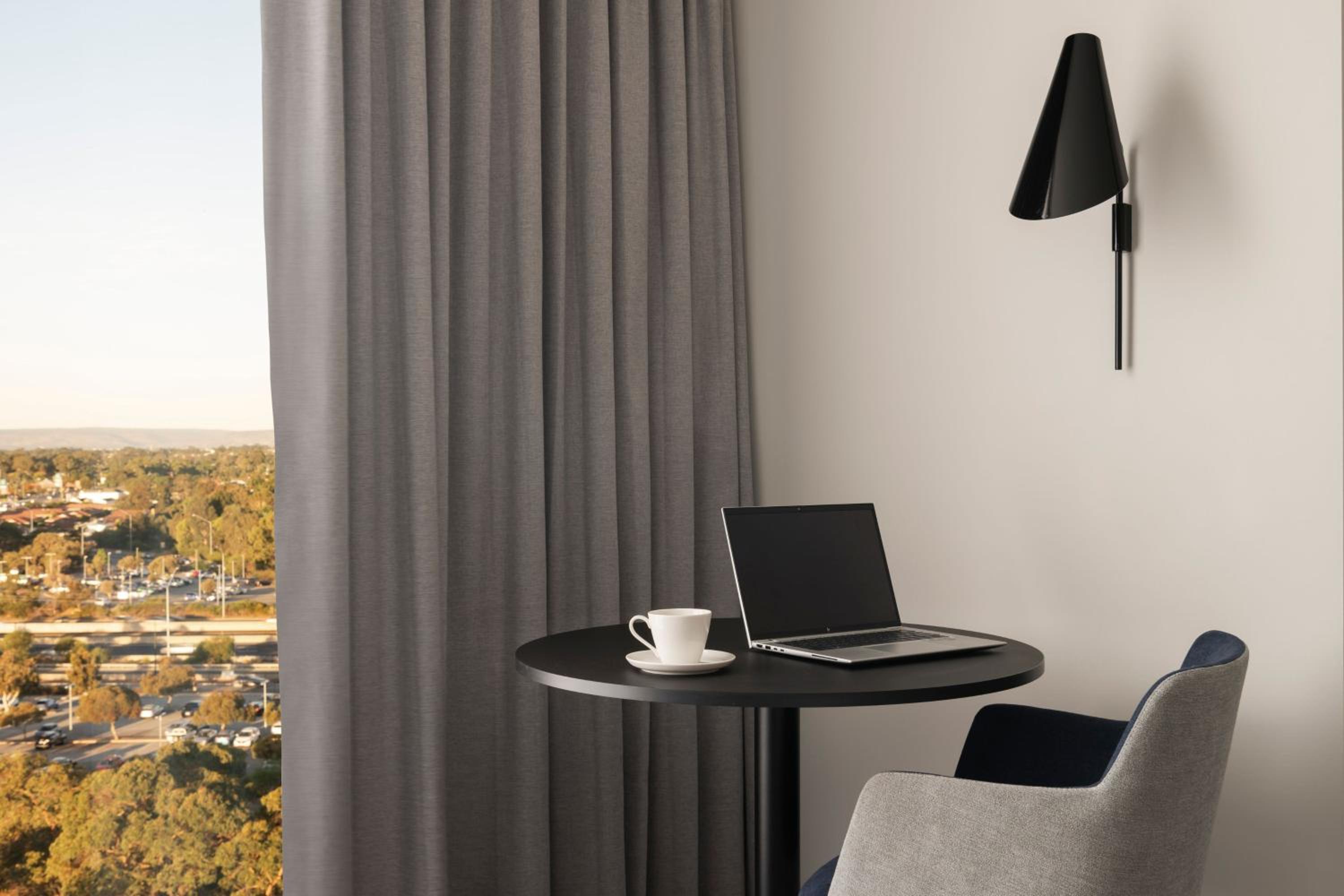 King Room with Urban View photo 3