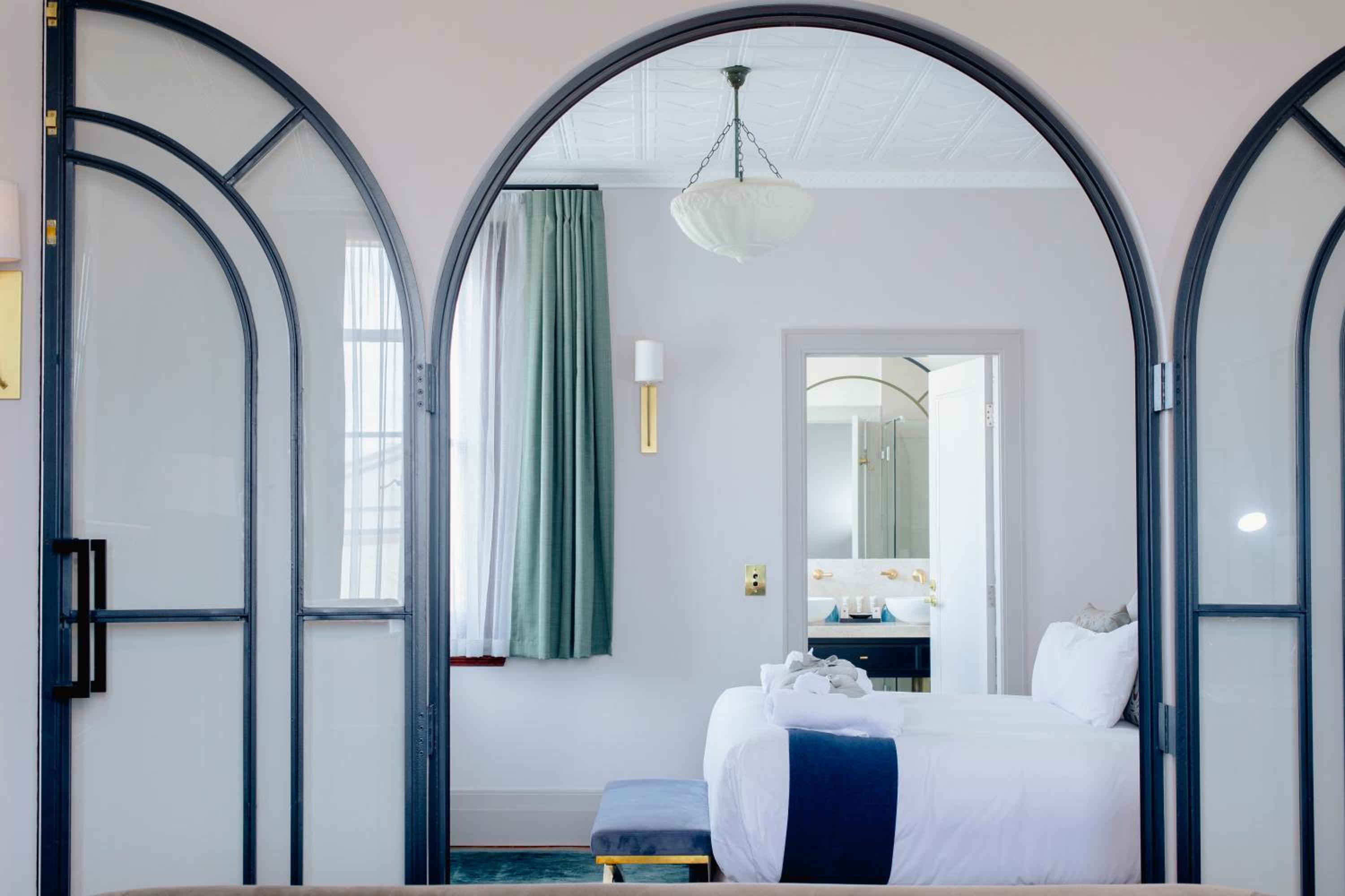 Suite photo 1