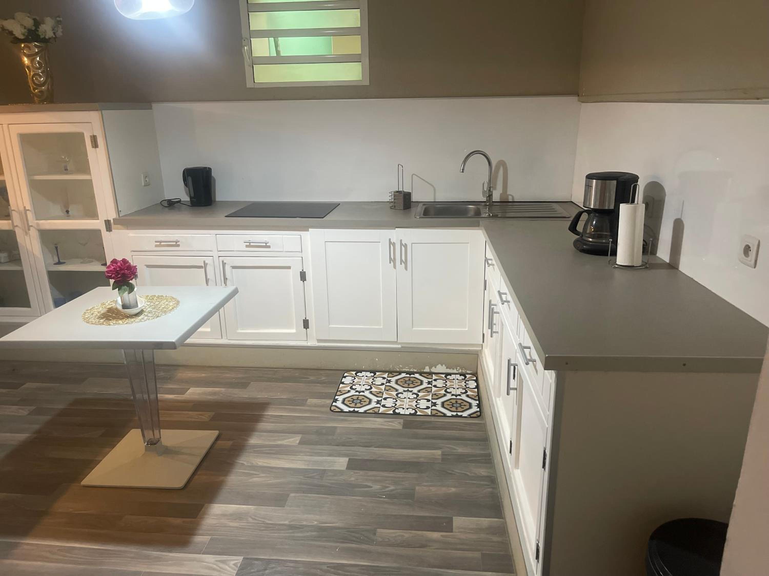 One-Bedroom House photo 2