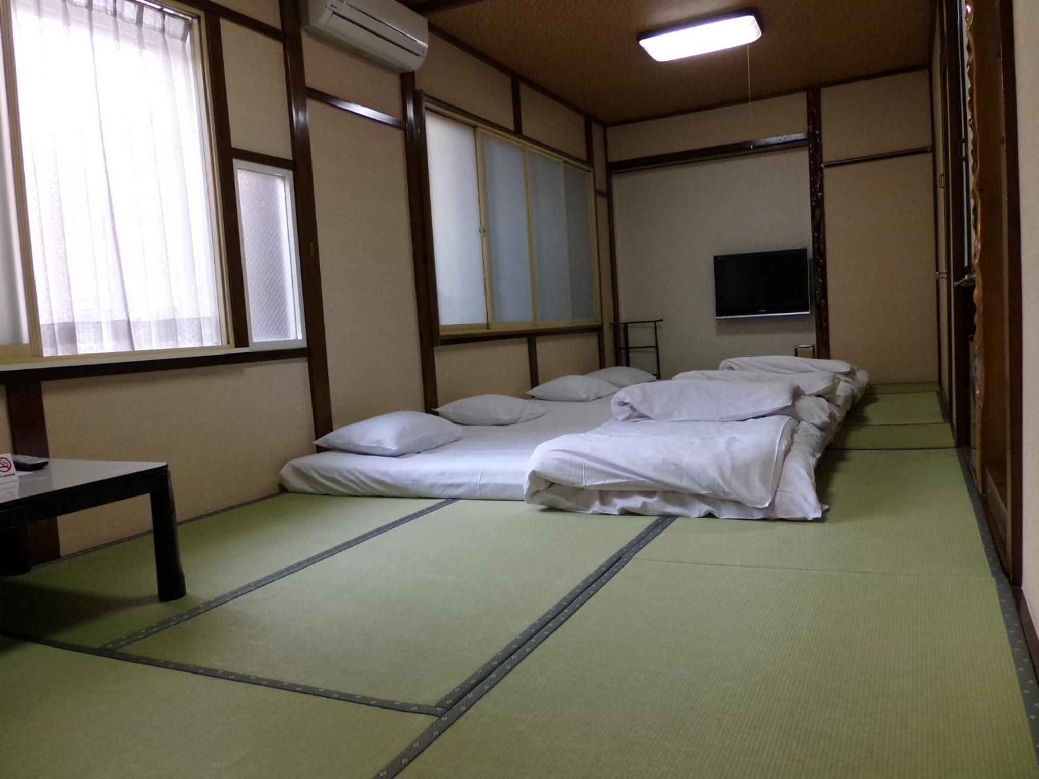 日式四人房（共用浴室）