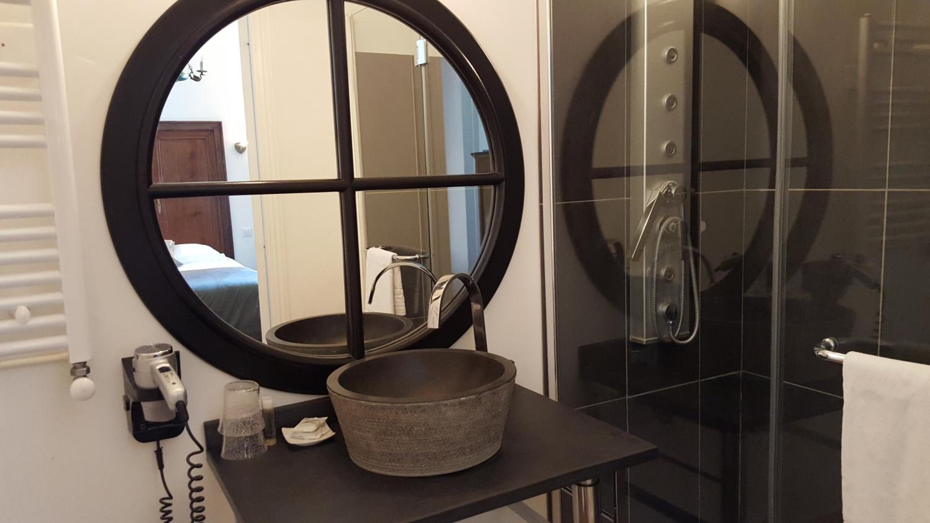 Classic Double Room - Photo 7