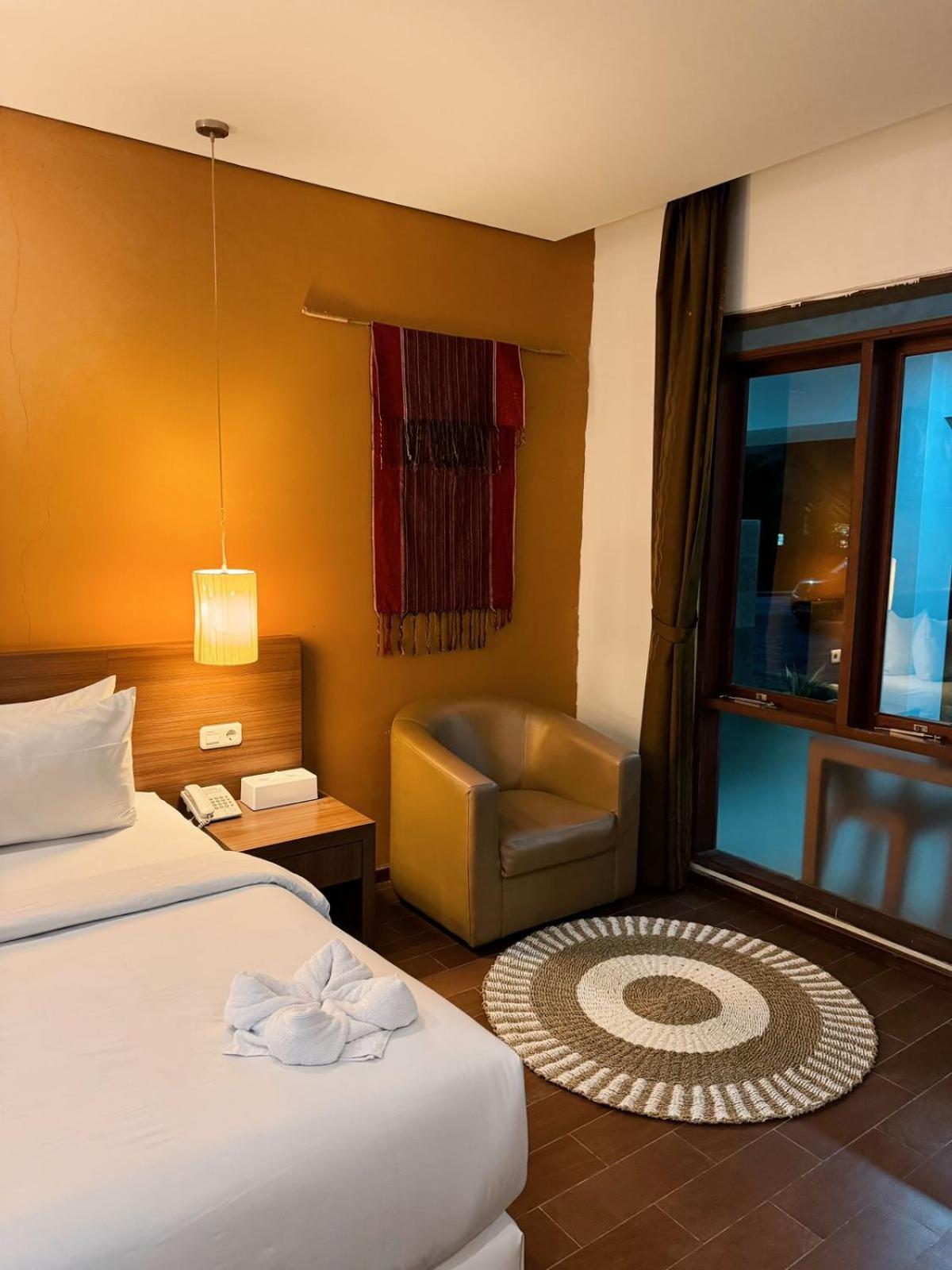 Double Room with Balcony - Photo 6