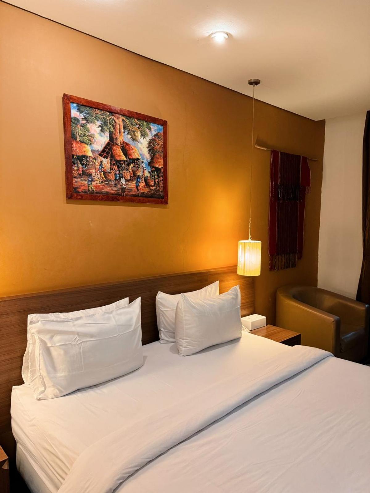 Double Room with Balcony - Photo 5