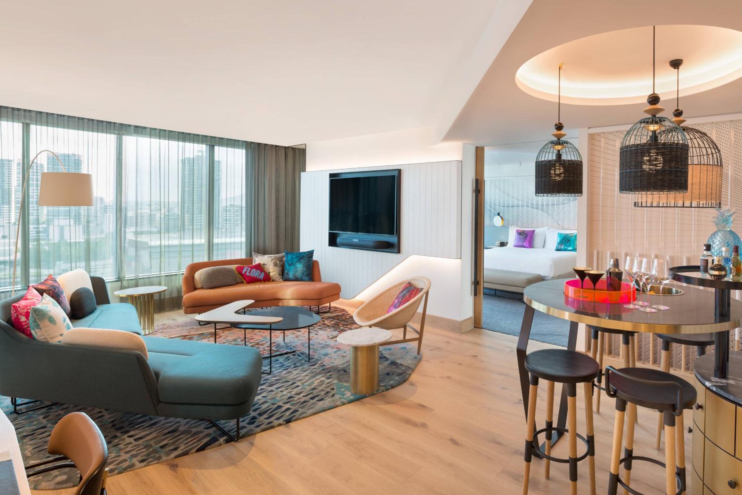 King Suite with River View – Urban Suite