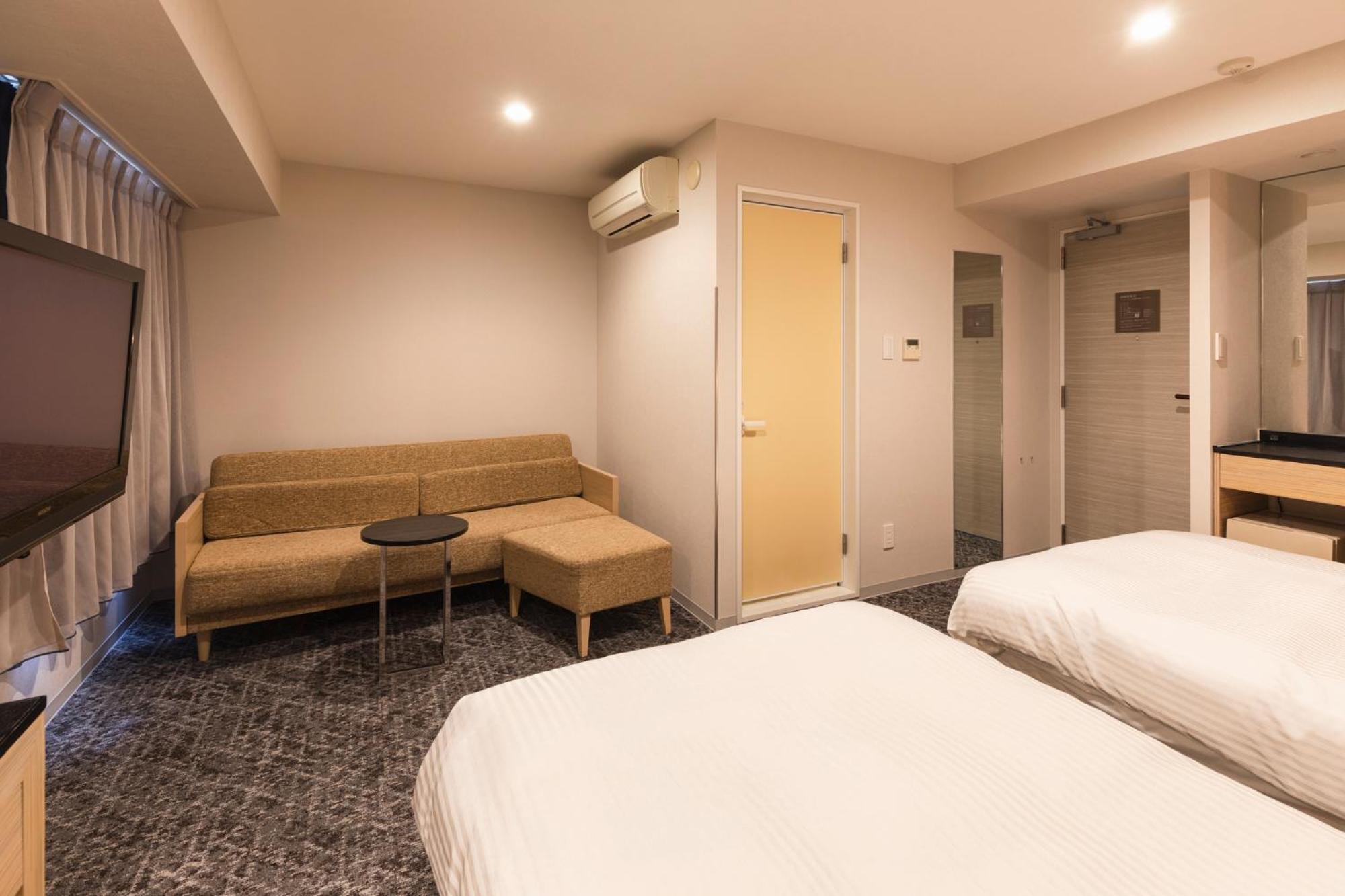 Twin Room - Smoking photo 2