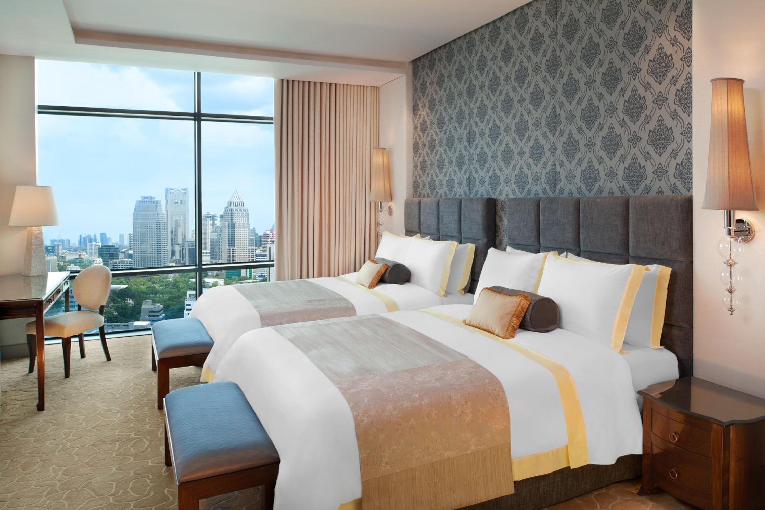 Two-Bedroom Large Suite with Skyline View photo 3