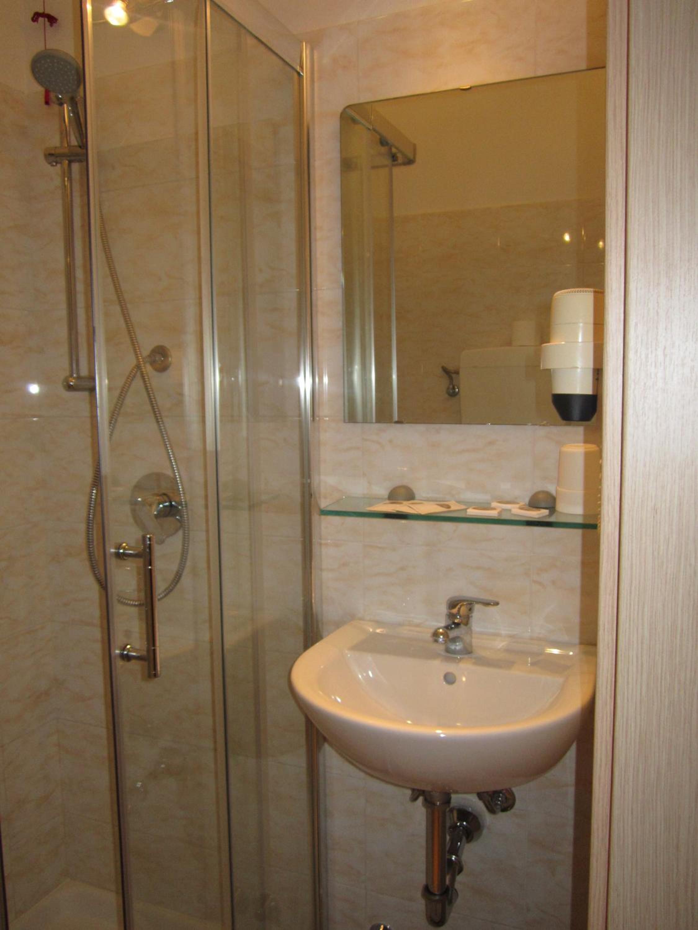 Quadruple Room photo 3
