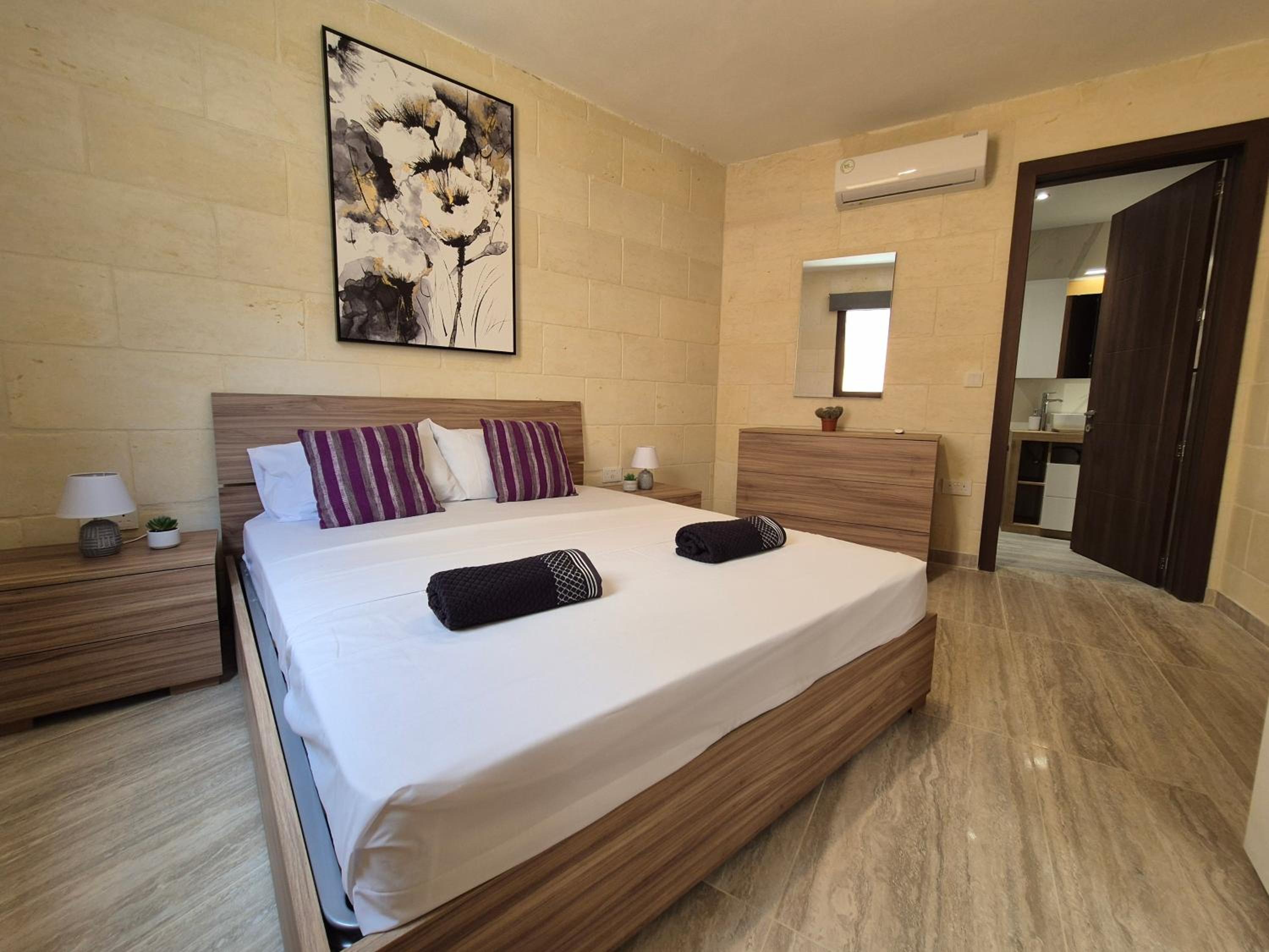 Double Room With Private Bathroom photo 3