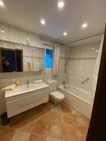 Two-Bedroom Apartment with Balcony photo 2