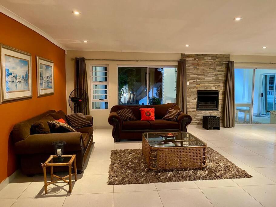 Three-Bedroom Apartment photo 1