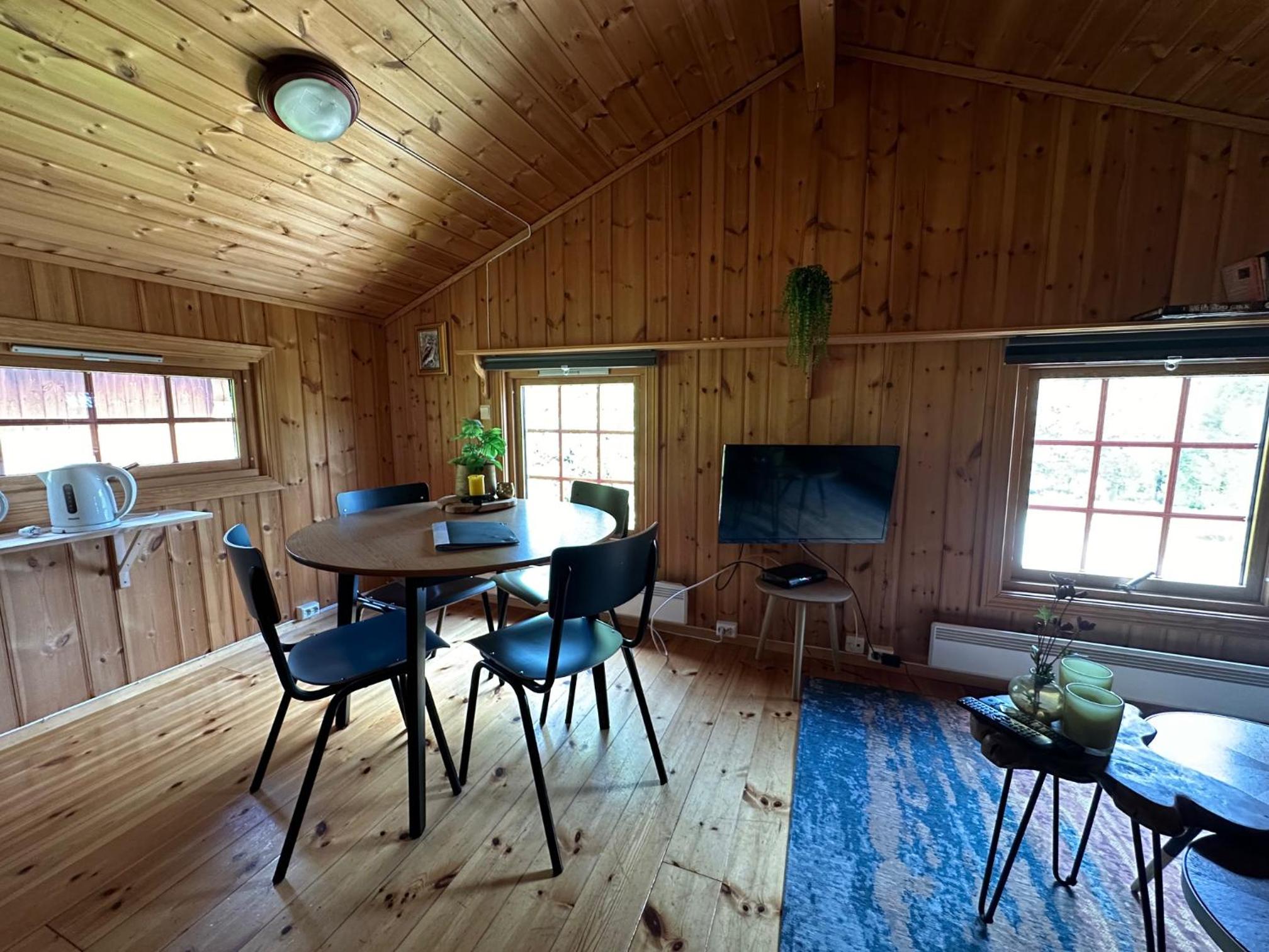 Two-Bedroom Cottage - Photo 6