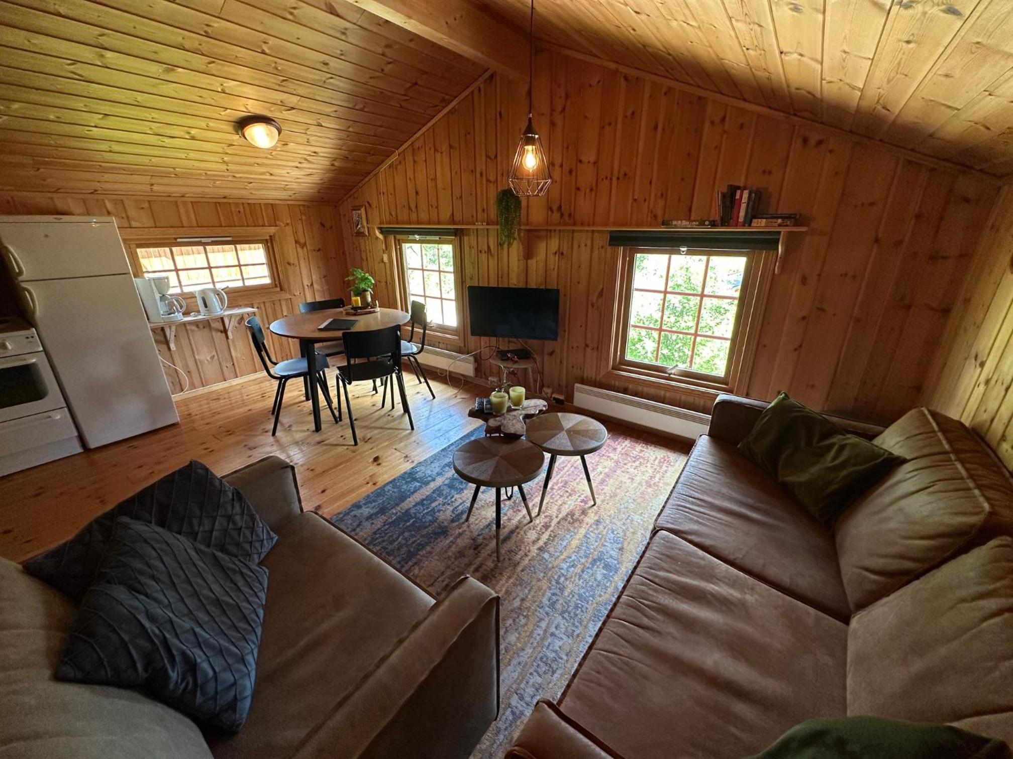 Two-Bedroom Cottage - Photo 5
