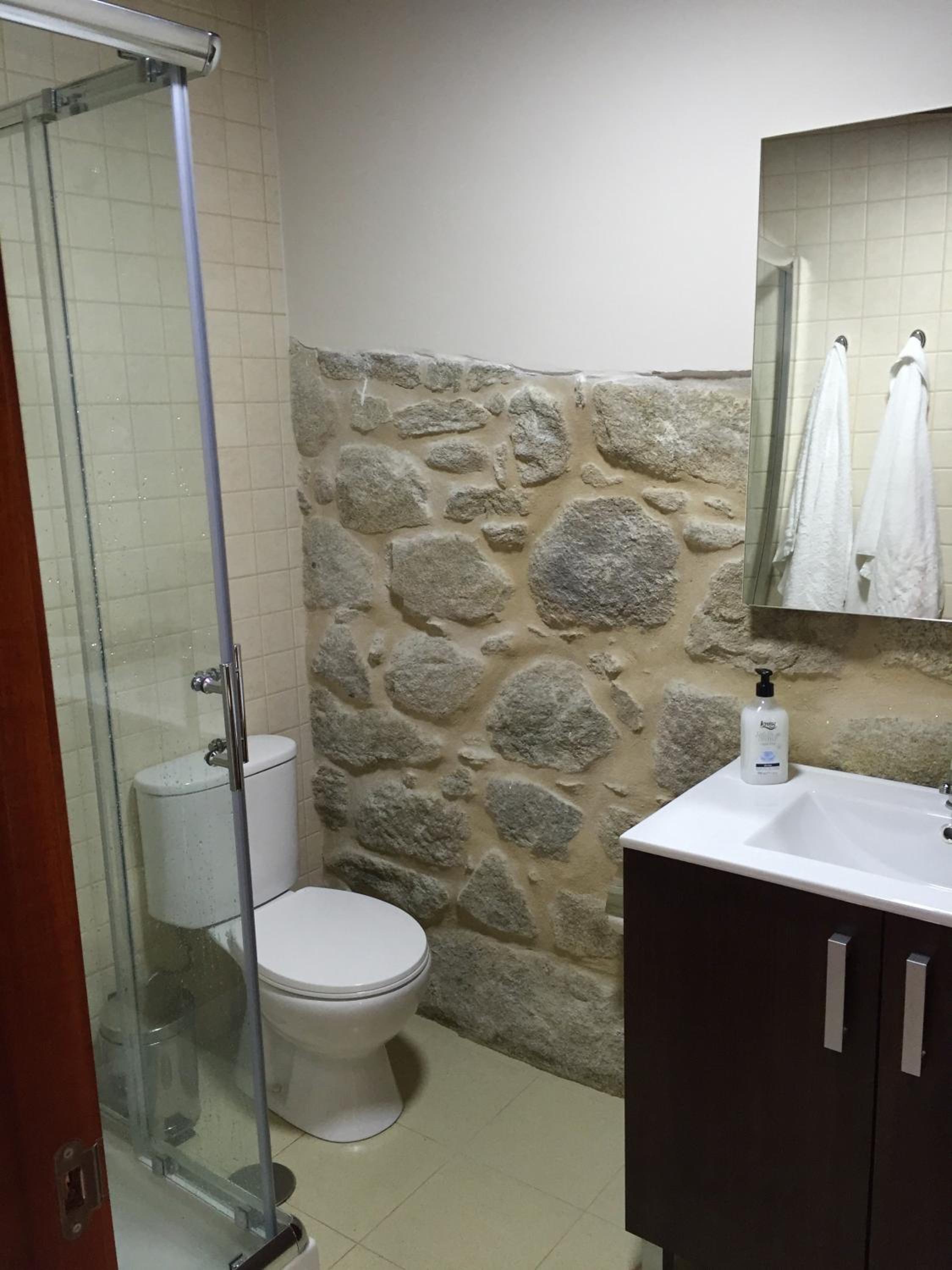 One-Bedroom House - Photo 2