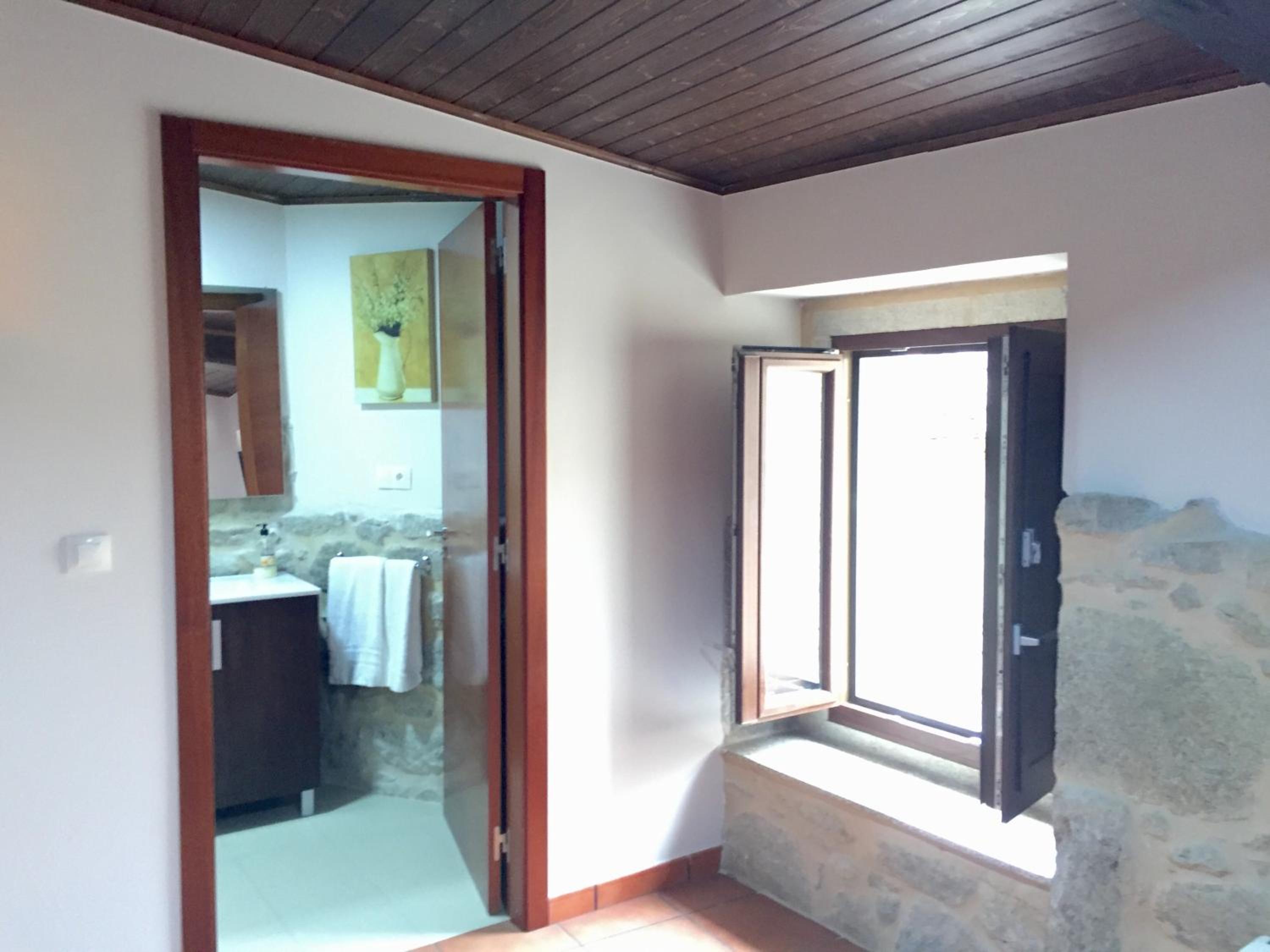 One-Bedroom House - Photo 7