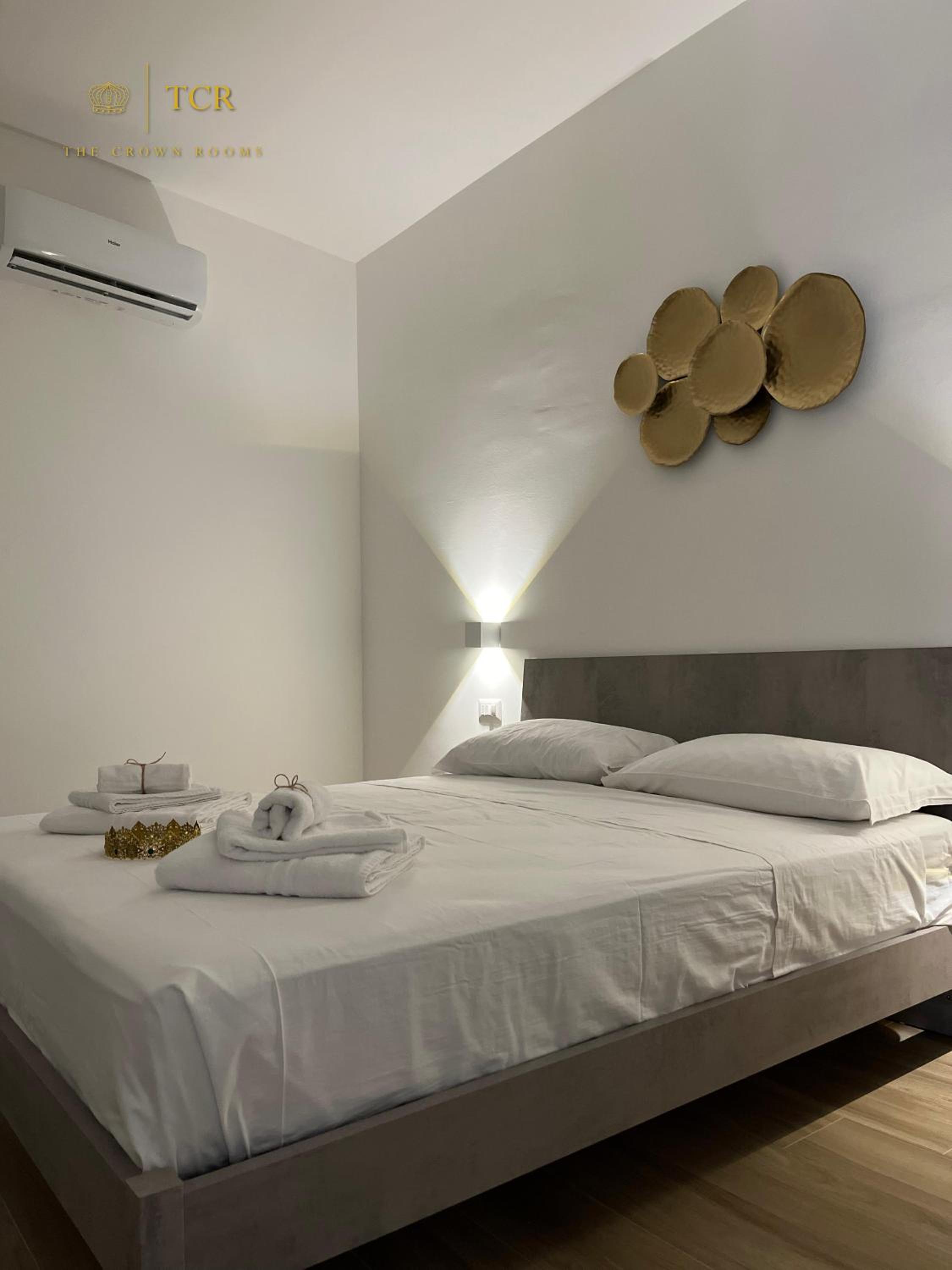 Two-Bedroom Deluxe Apartment with Balcony