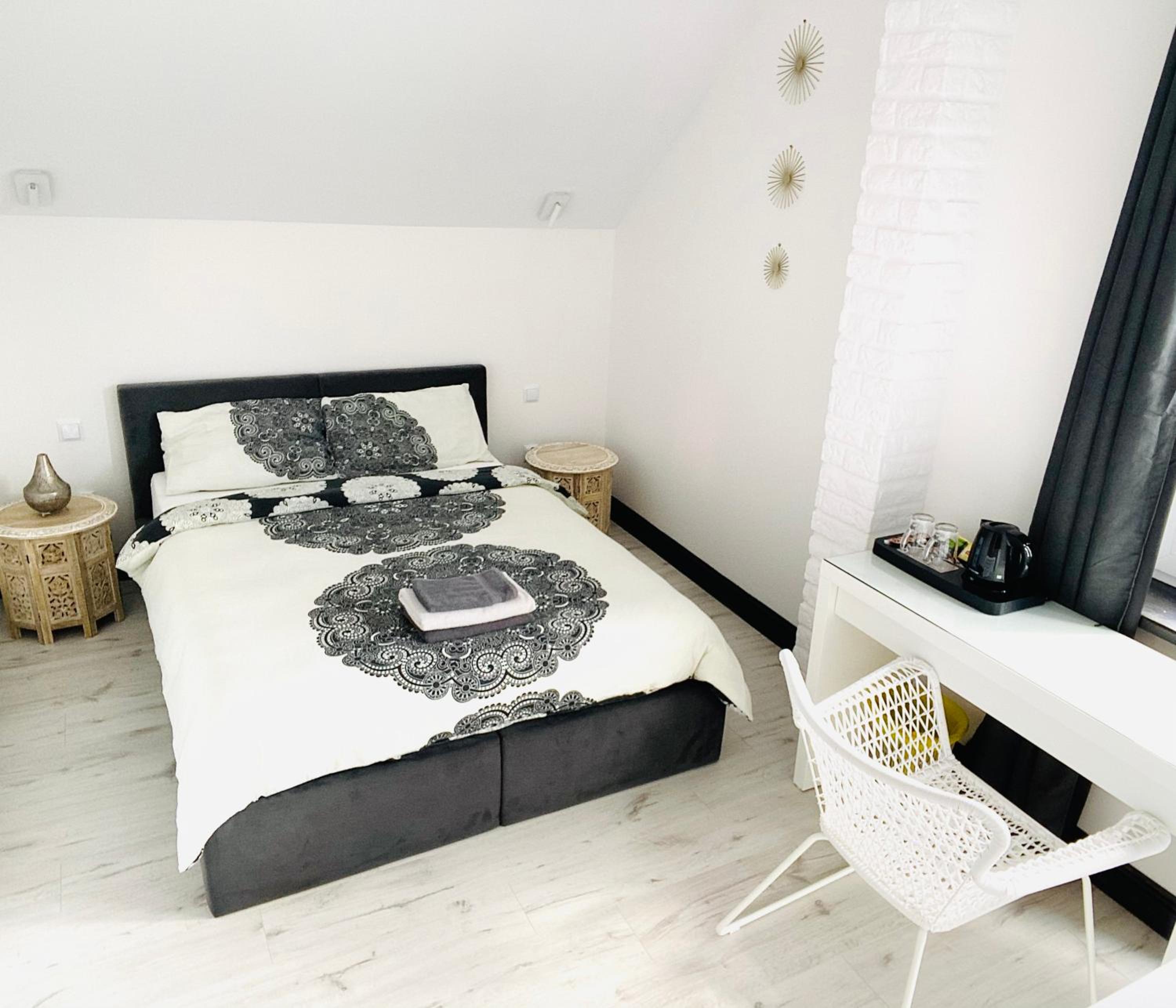 Double Room - Photo 1