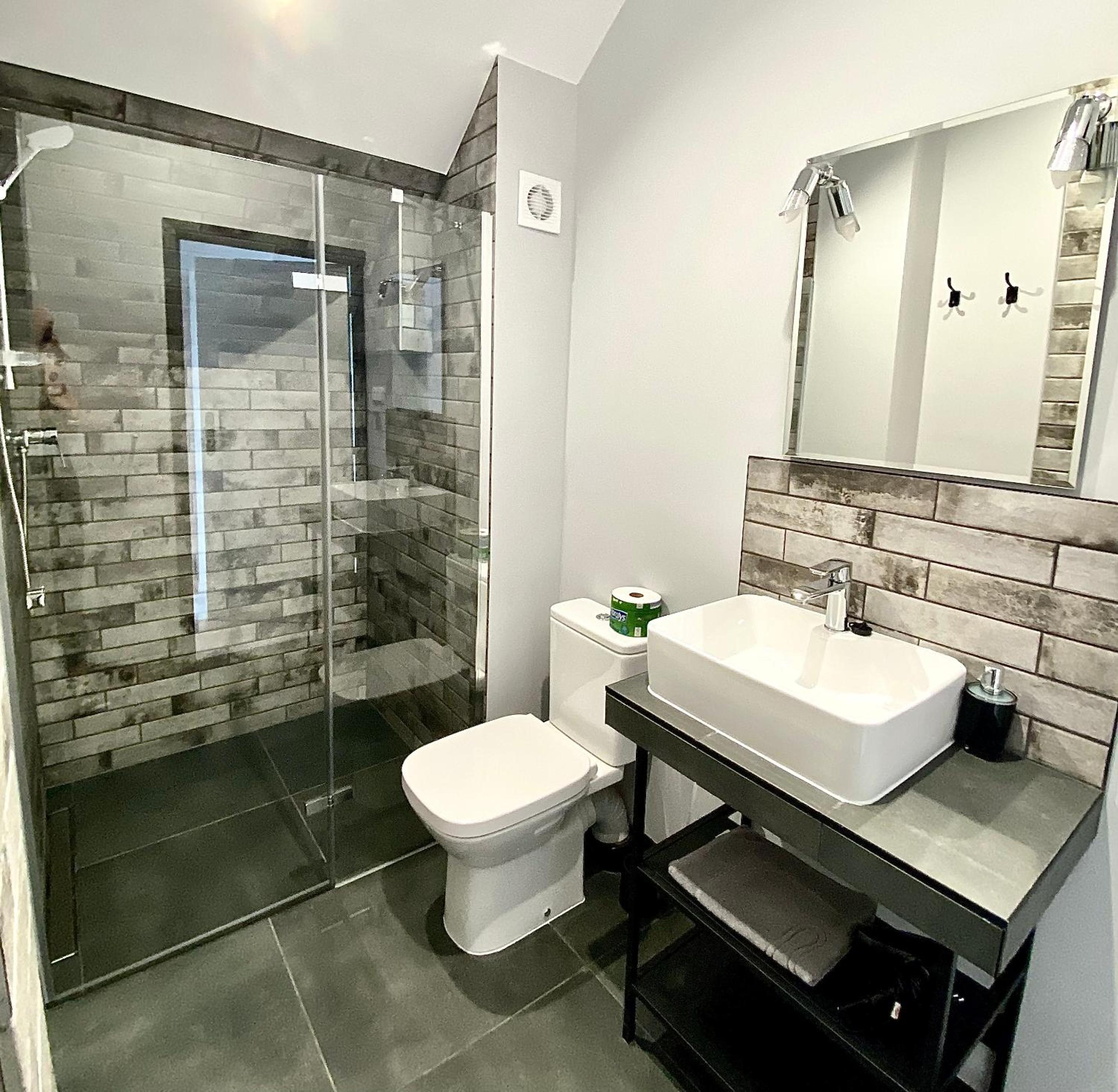 Double Room - Photo 3