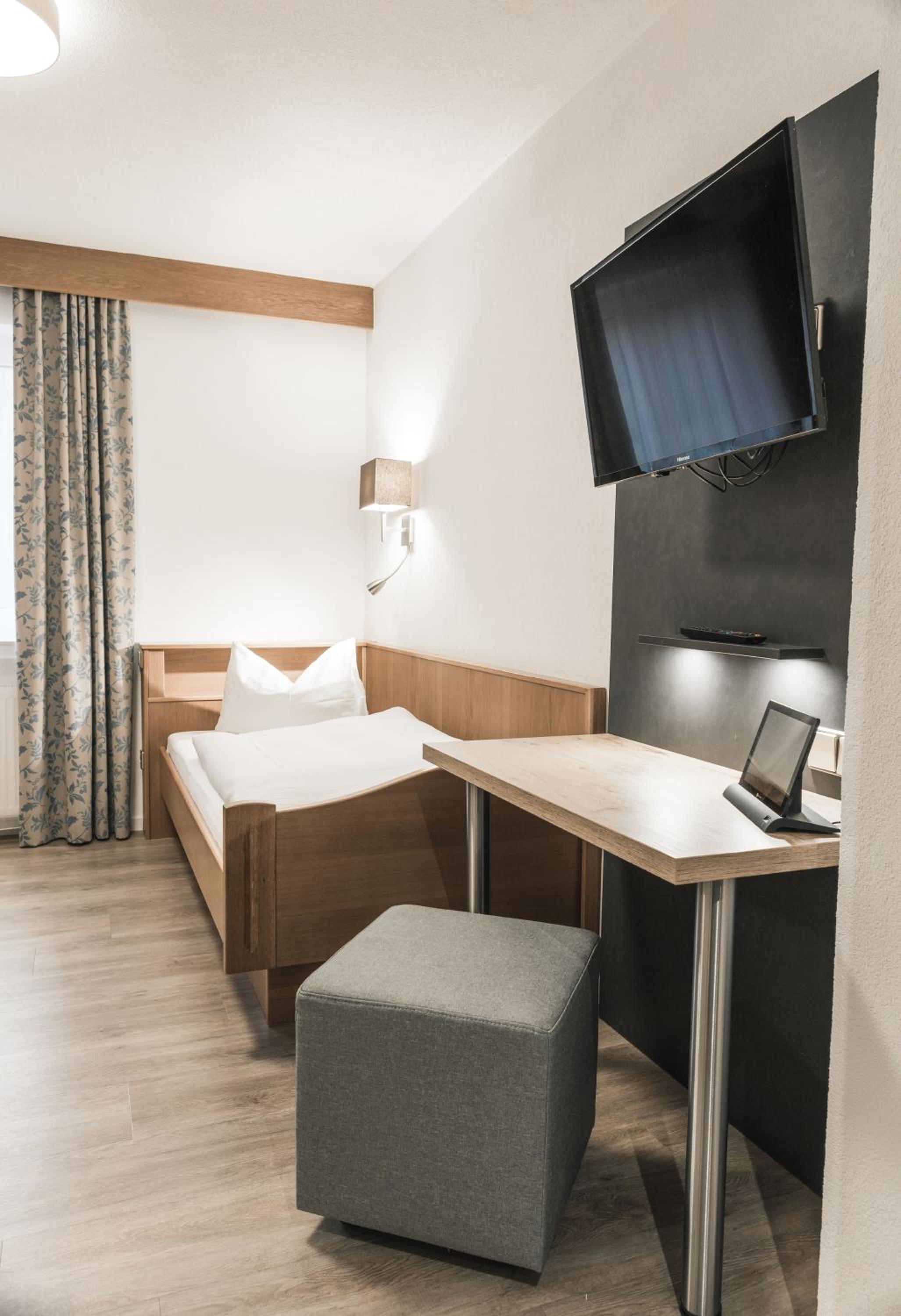 Standard Single Room with Shower