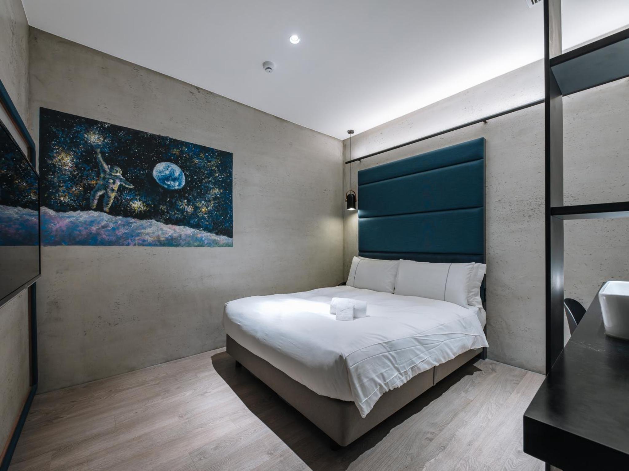 Standard Double Room (No Window) photo 3
