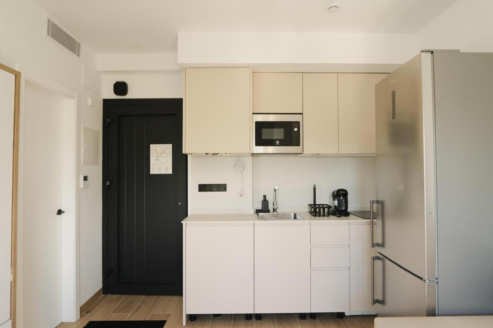 One-Bedroom Apartment photo 3