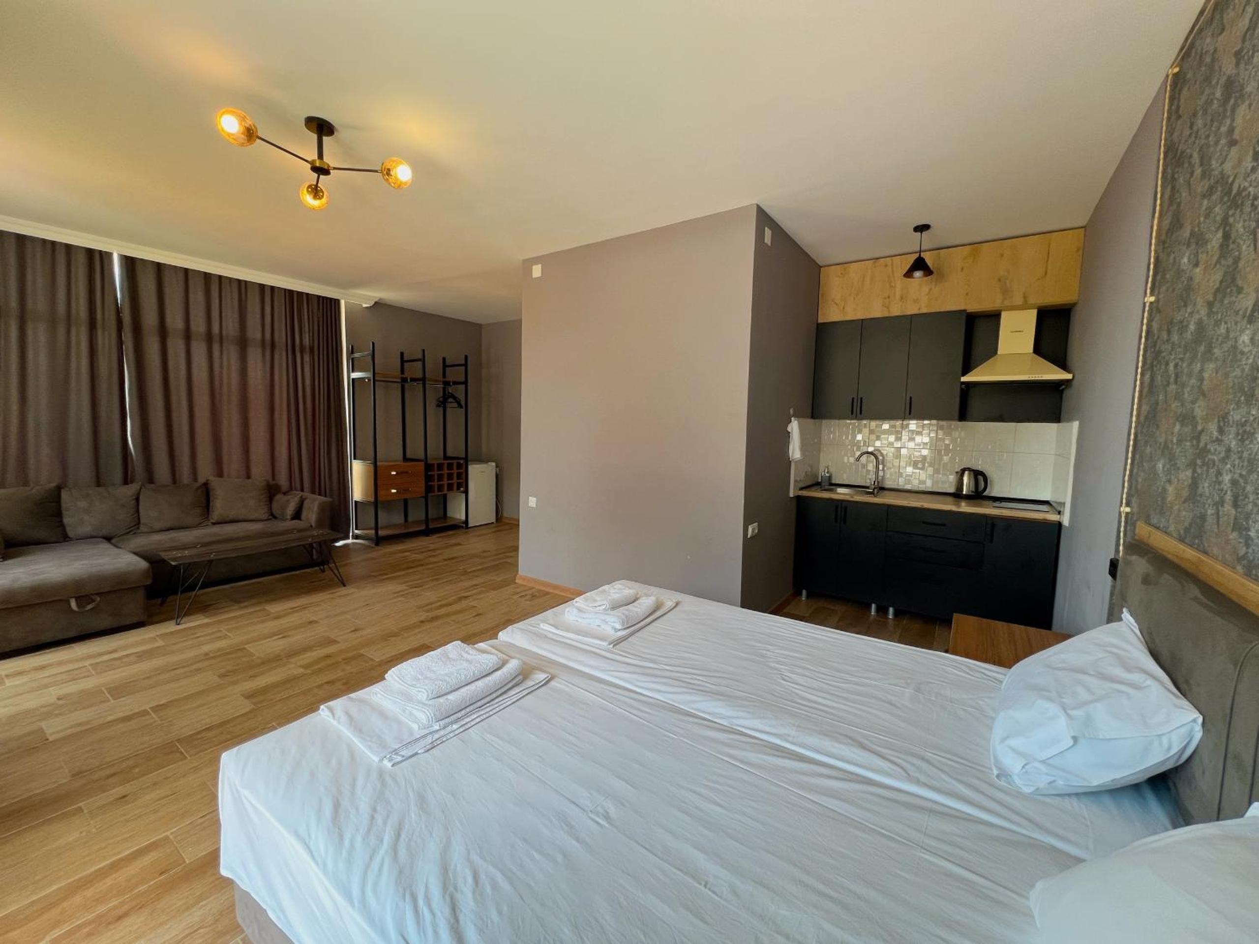 Triple Room with Pool View