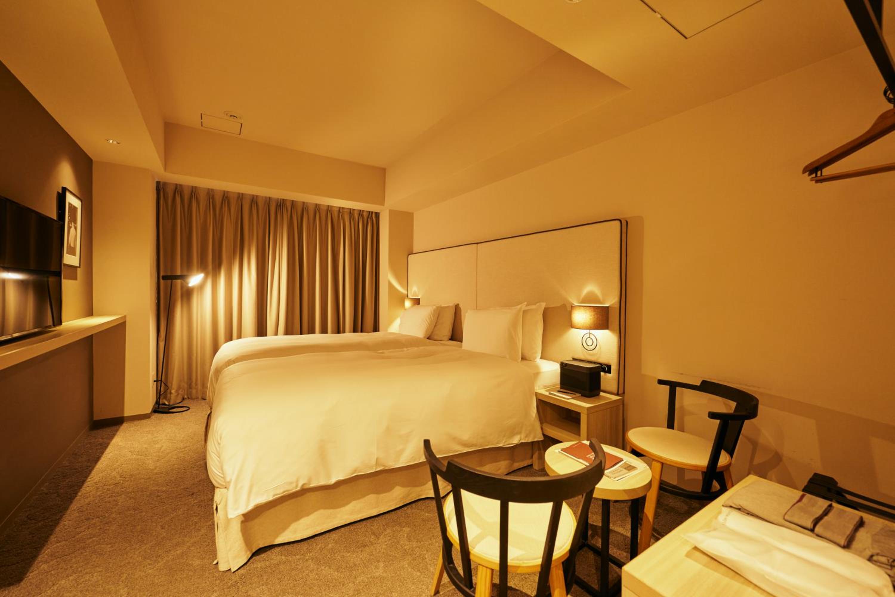 Standard Twin Room with Shower - Photo 2