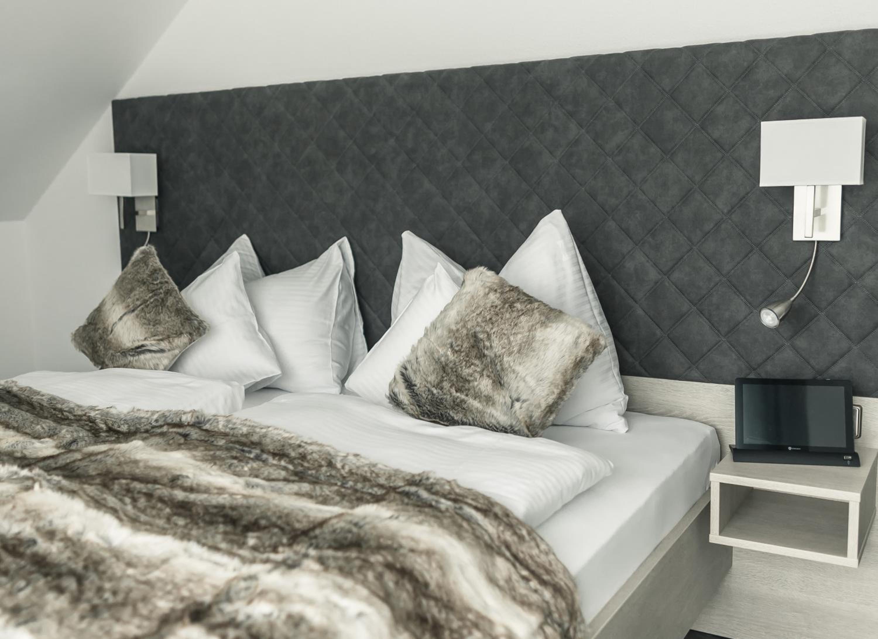 Deluxe Suite with Spa Bath