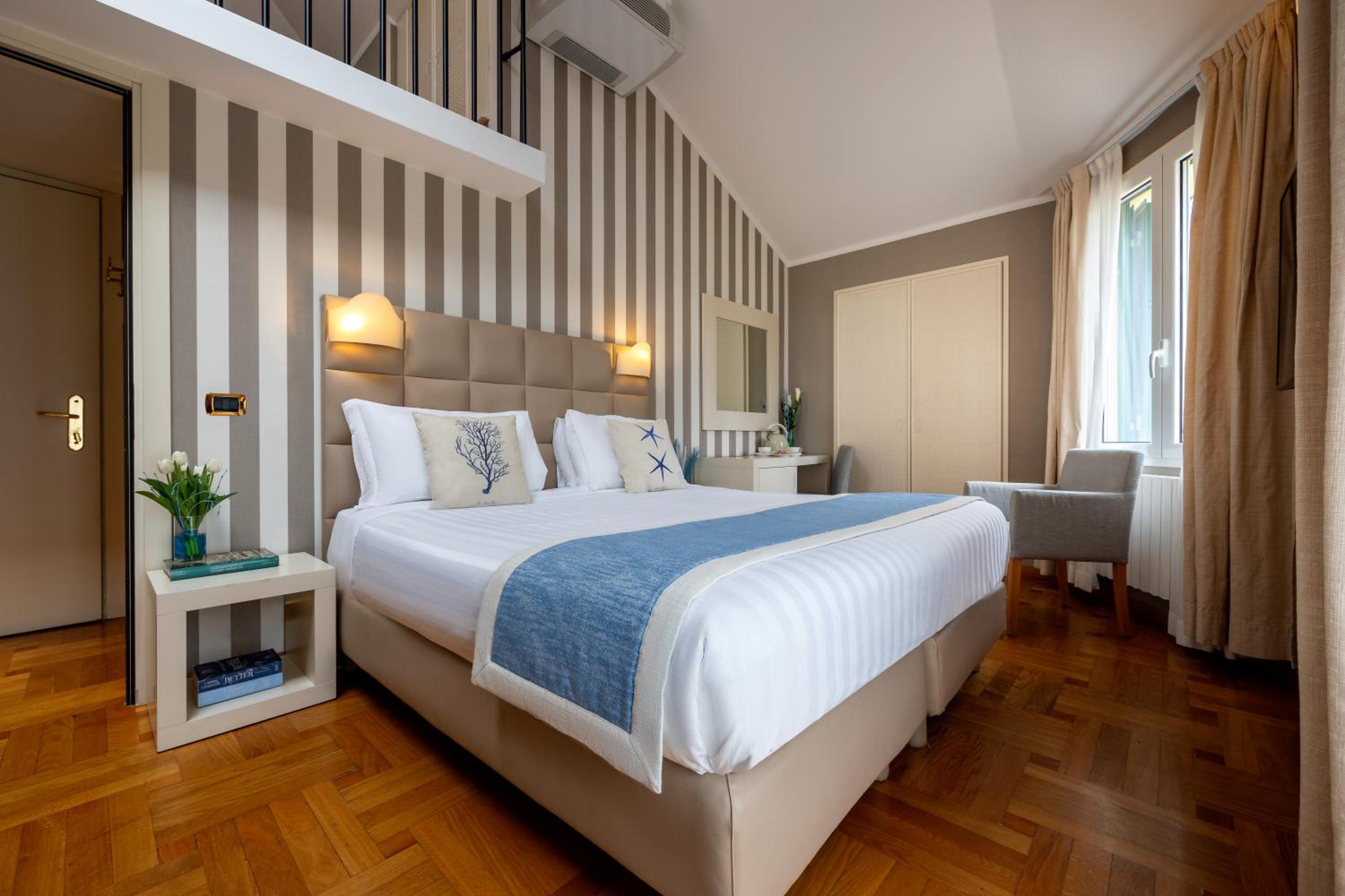 Junior Suite with Sea View and Beach Access