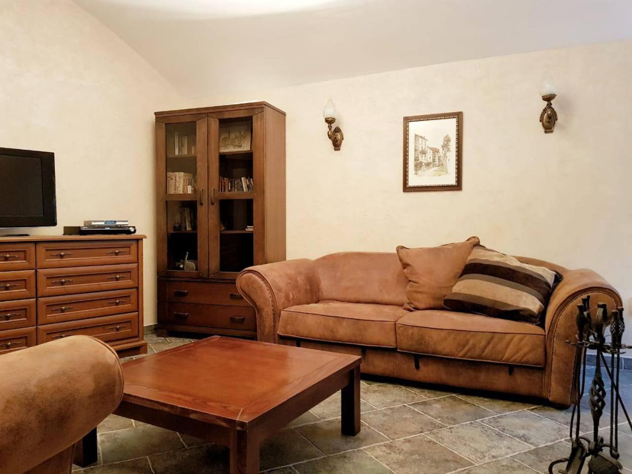 Villa photo 2