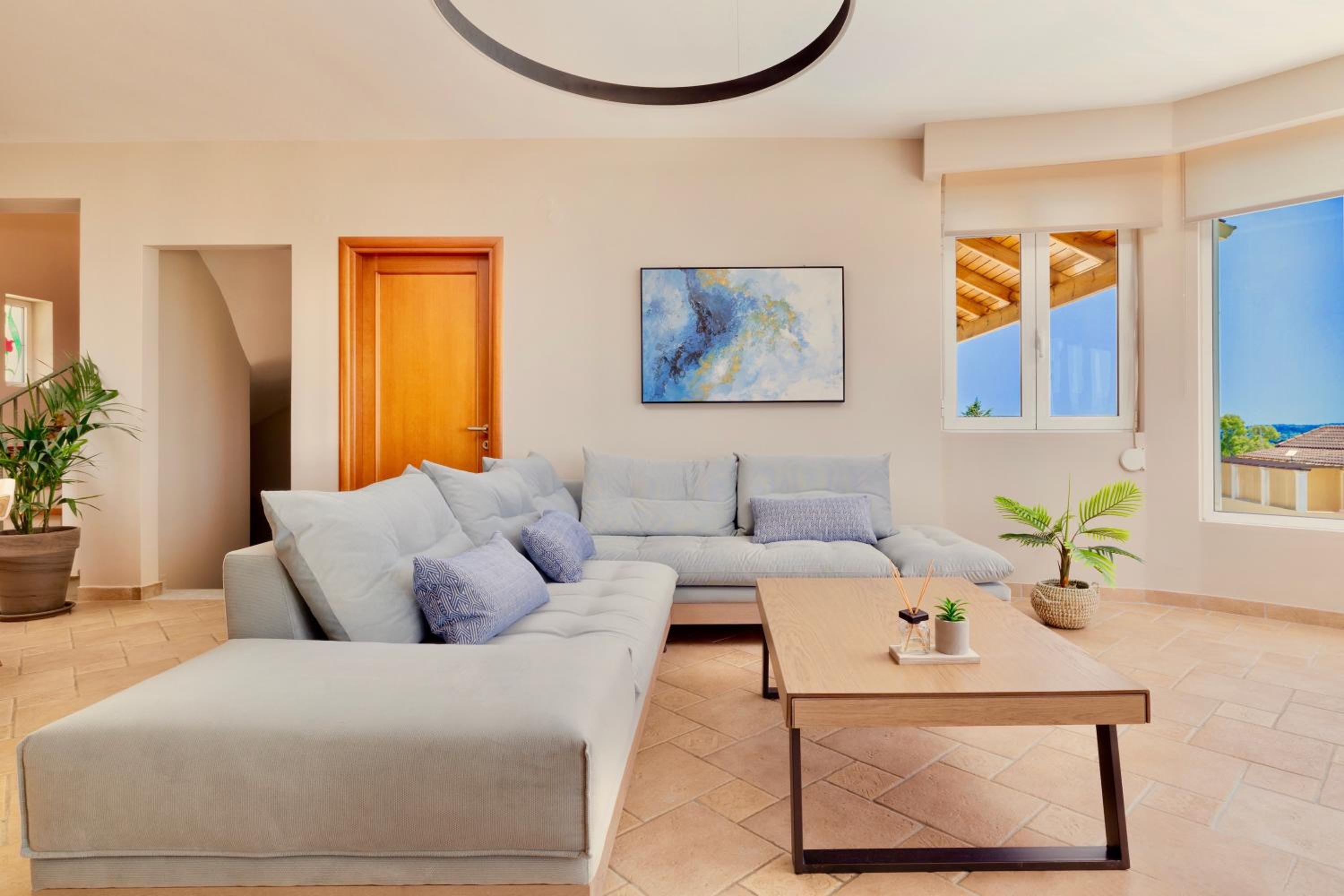 Four-Bedroom Villa photo 1