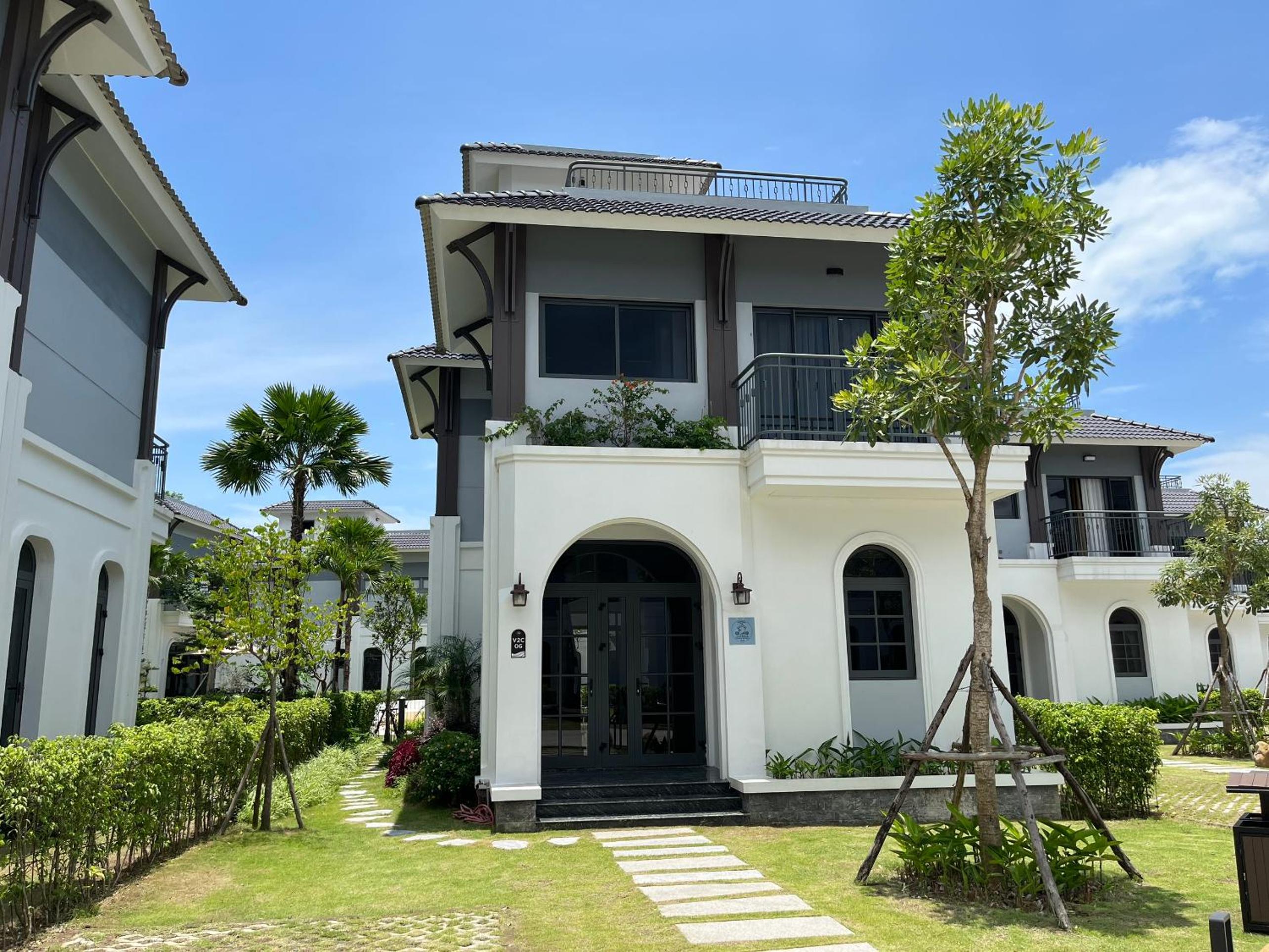 Three-Bedroom Villa photo 2