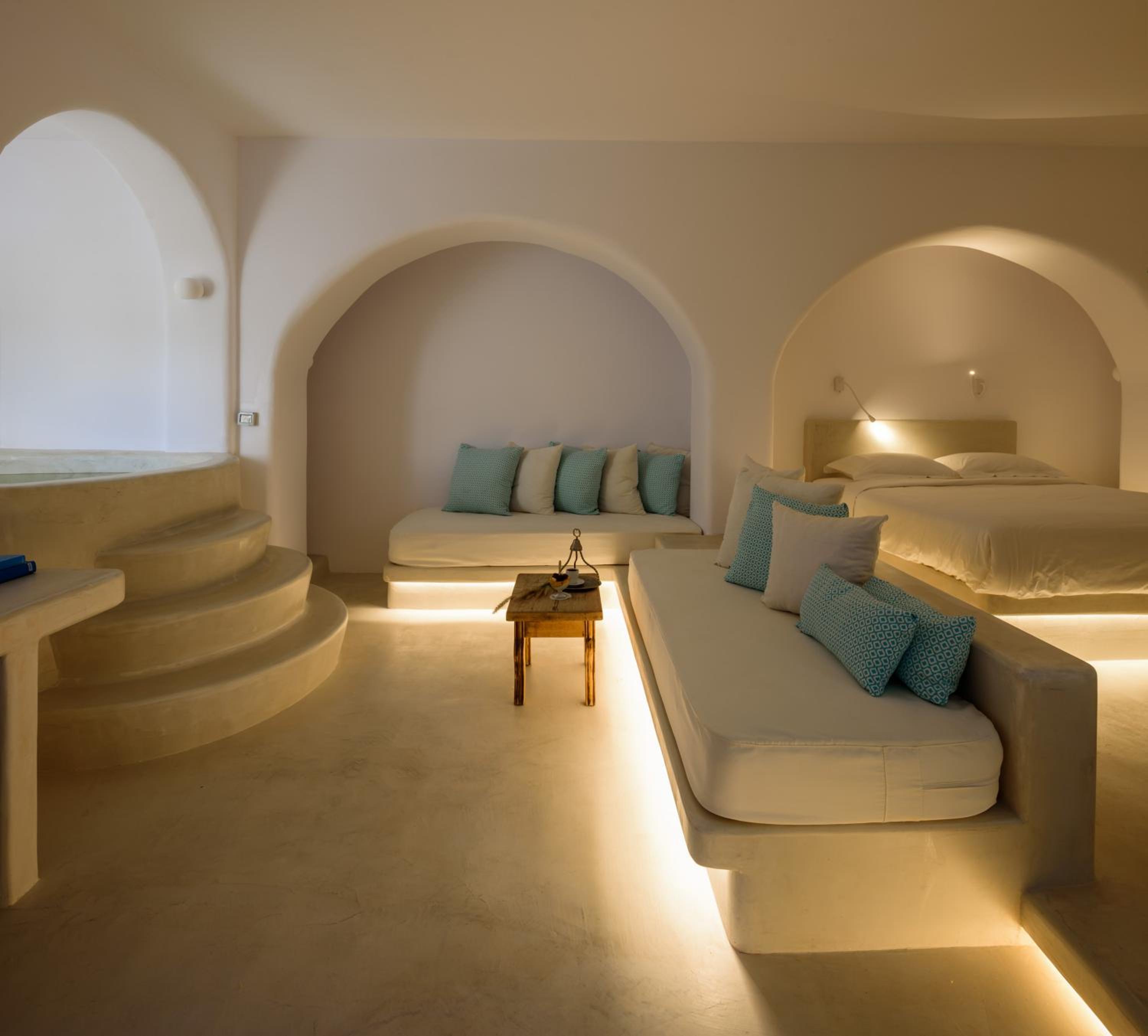 Honeymoon Suite with Private Indoor Hot Tub - Photo 10