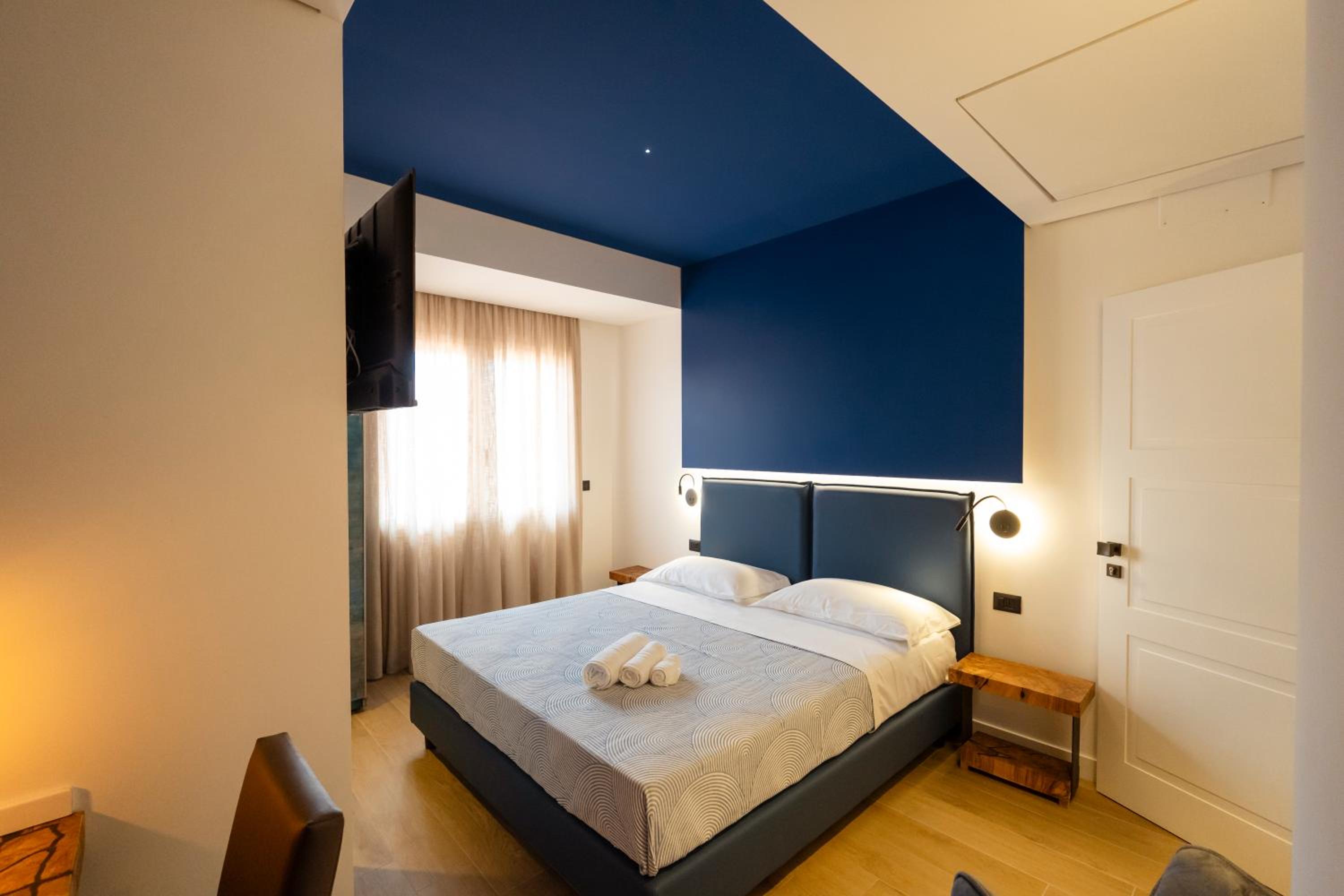 Double Room - Photo 1
